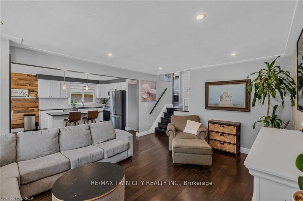 Photo 16 of 38 Brier Park Road, Brantford, Greenbrier — HOMEH