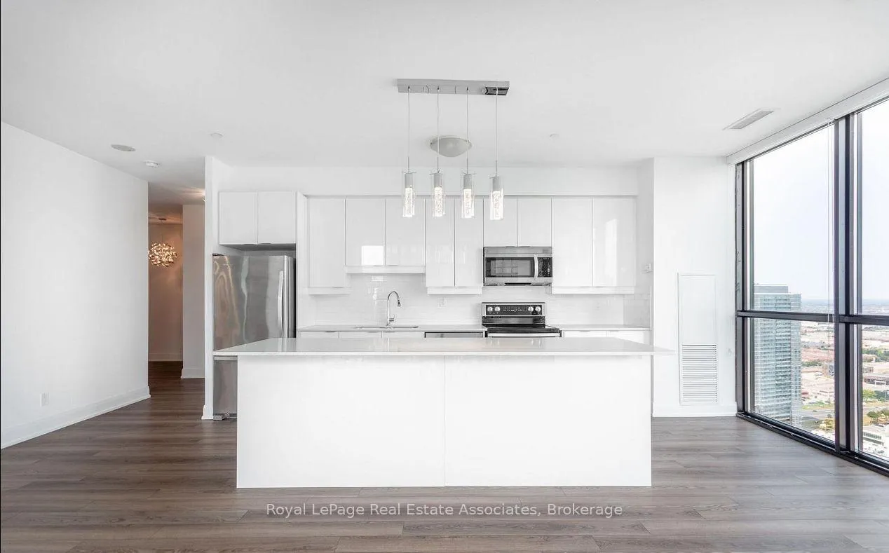 Photo 5 of Unit 3507, 2910 Hwy 7, Vaughan, Concord — HOMEH