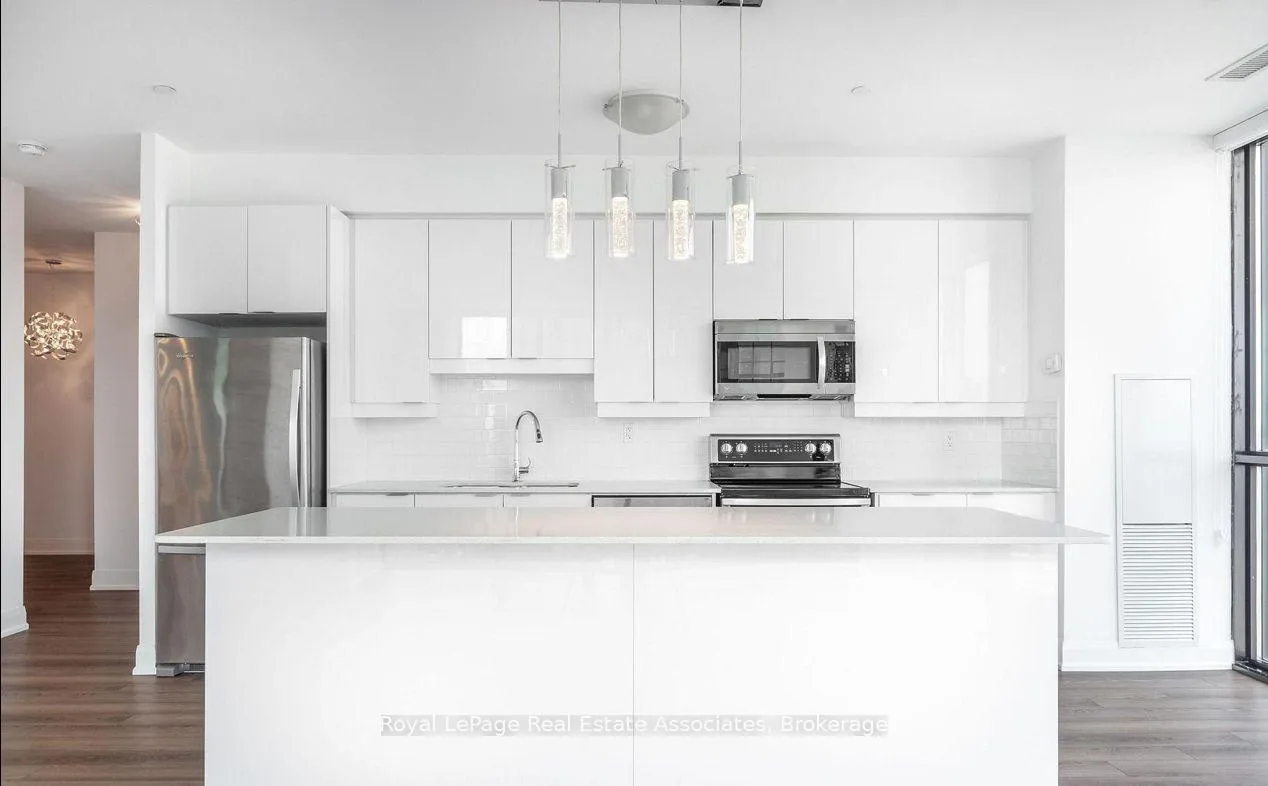 Photo 6 of Unit 3507, 2910 Hwy 7, Vaughan, Concord — HOMEH
