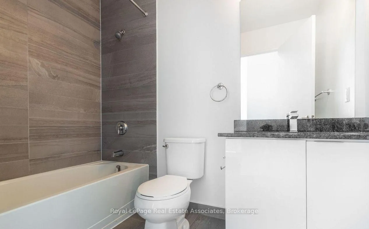 Photo 10 of Unit 3507, 2910 Hwy 7, Vaughan, Concord — HOMEH