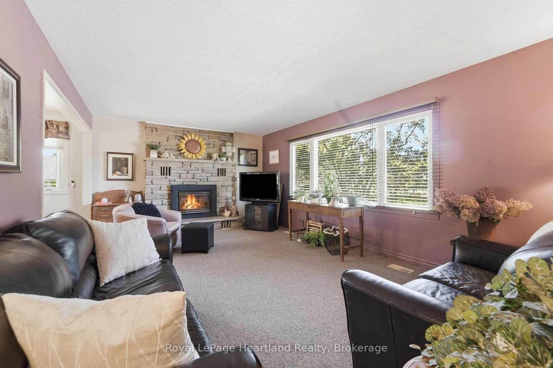 Photo 4 of 235 Hincks Street, Goderich, Goderich (Town) — HOMEH