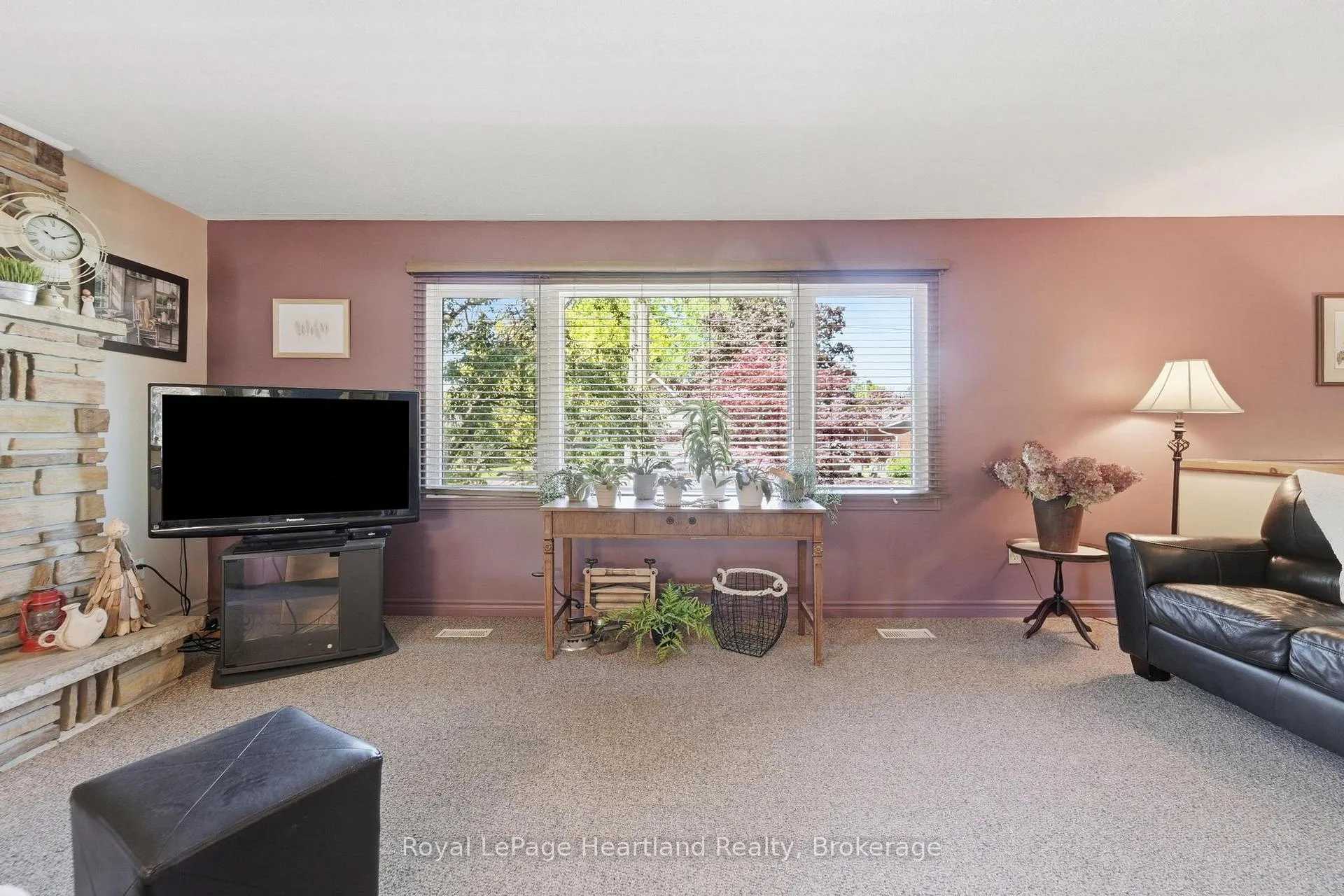 Photo 6 of 235 Hincks Street, Goderich, Goderich (Town) — HOMEH