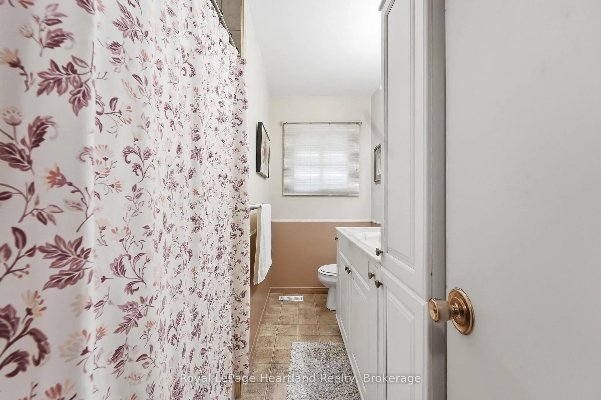 Photo 13 of 235 Hincks Street, Goderich, Goderich (Town) — HOMEH