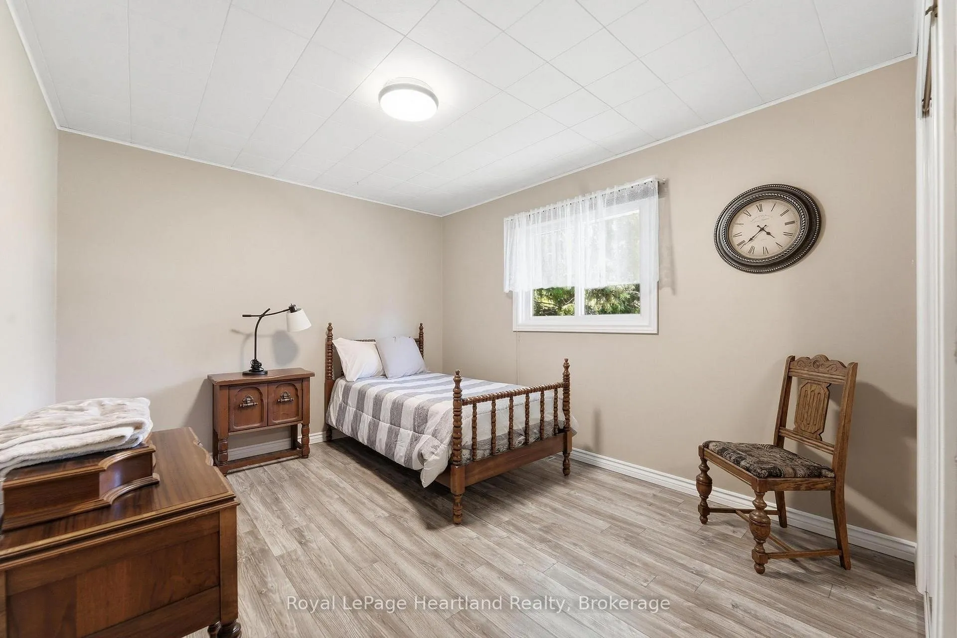 Photo 17 of 235 Hincks Street, Goderich, Goderich (Town) — HOMEH