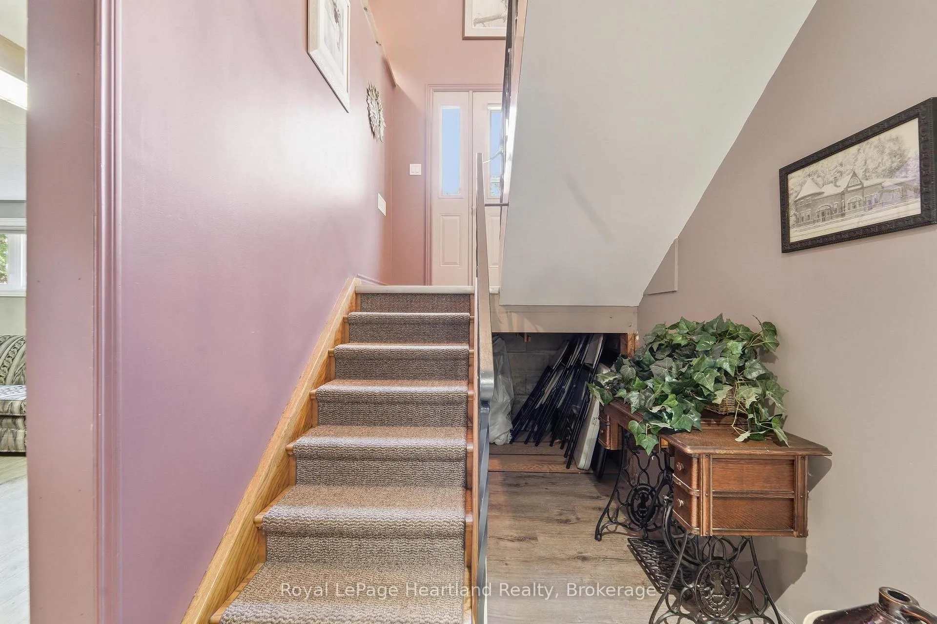 Photo 22 of 235 Hincks Street, Goderich, Goderich (Town) — HOMEH
