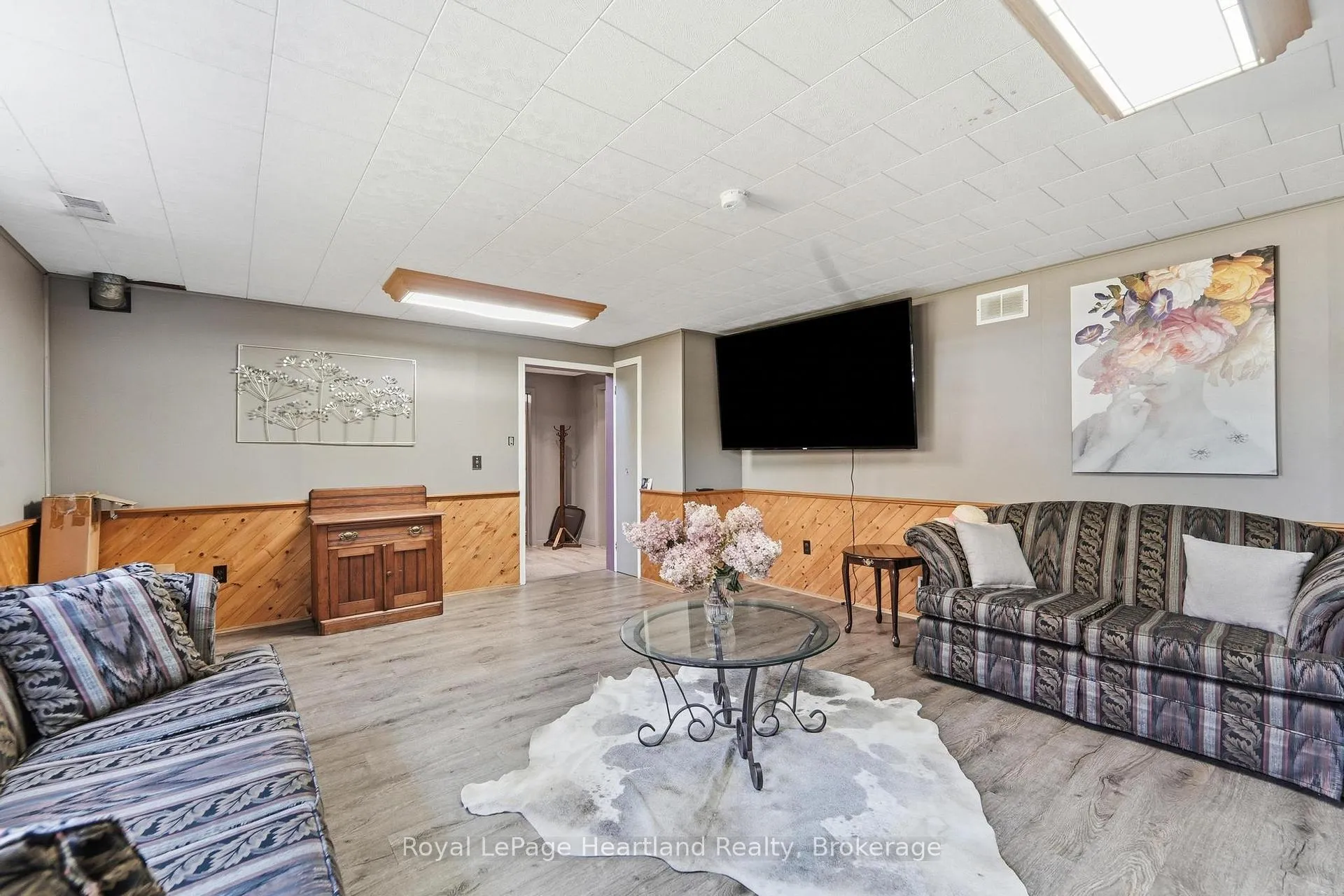 Photo 25 of 235 Hincks Street, Goderich, Goderich (Town) — HOMEH
