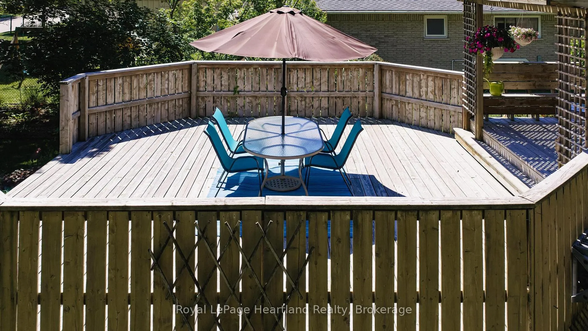 Photo 33 of 235 Hincks Street, Goderich, Goderich (Town) — HOMEH