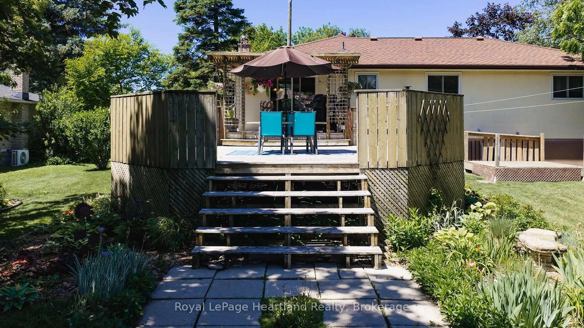 Photo 35 of 235 Hincks Street, Goderich, Goderich (Town) — HOMEH