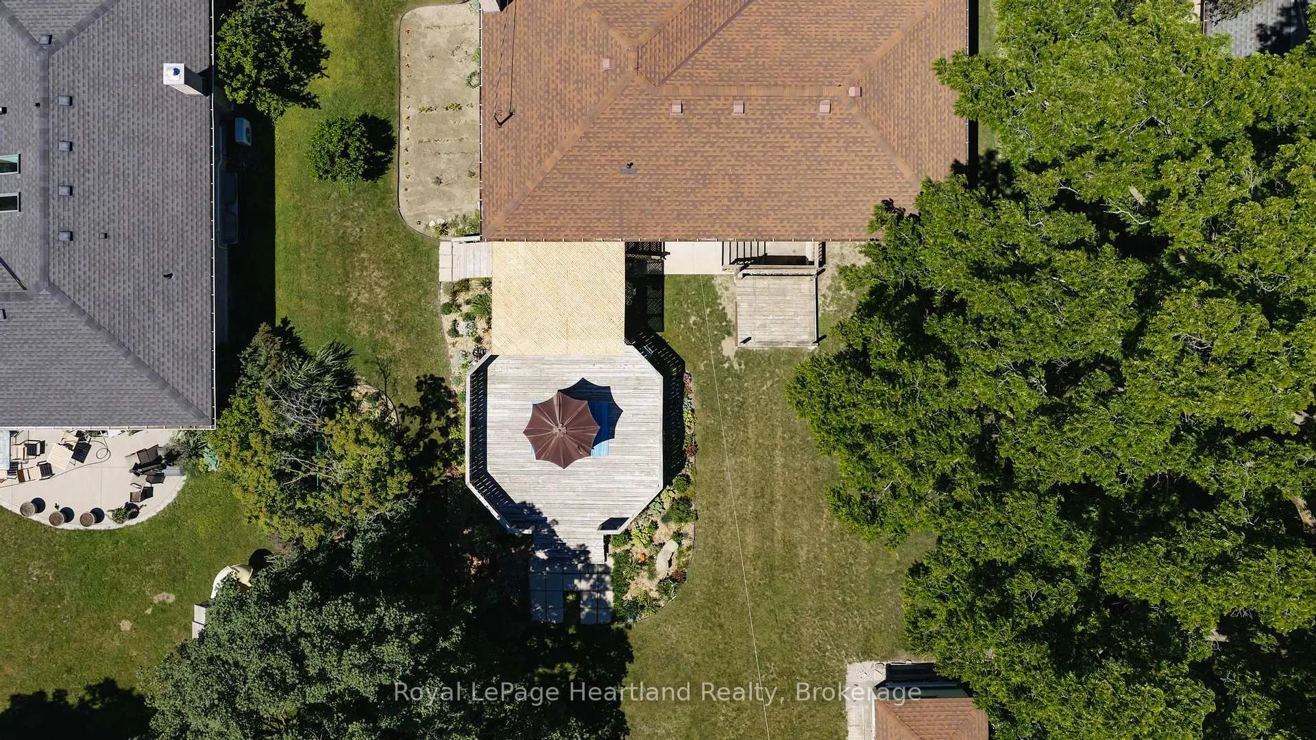 Photo 40 of 235 Hincks Street, Goderich, Goderich (Town) — HOMEH