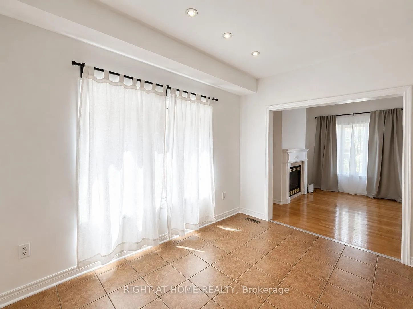 Photo 3 of 20 Spring Arbour Road, Vaughan, Patterson — HOMEH