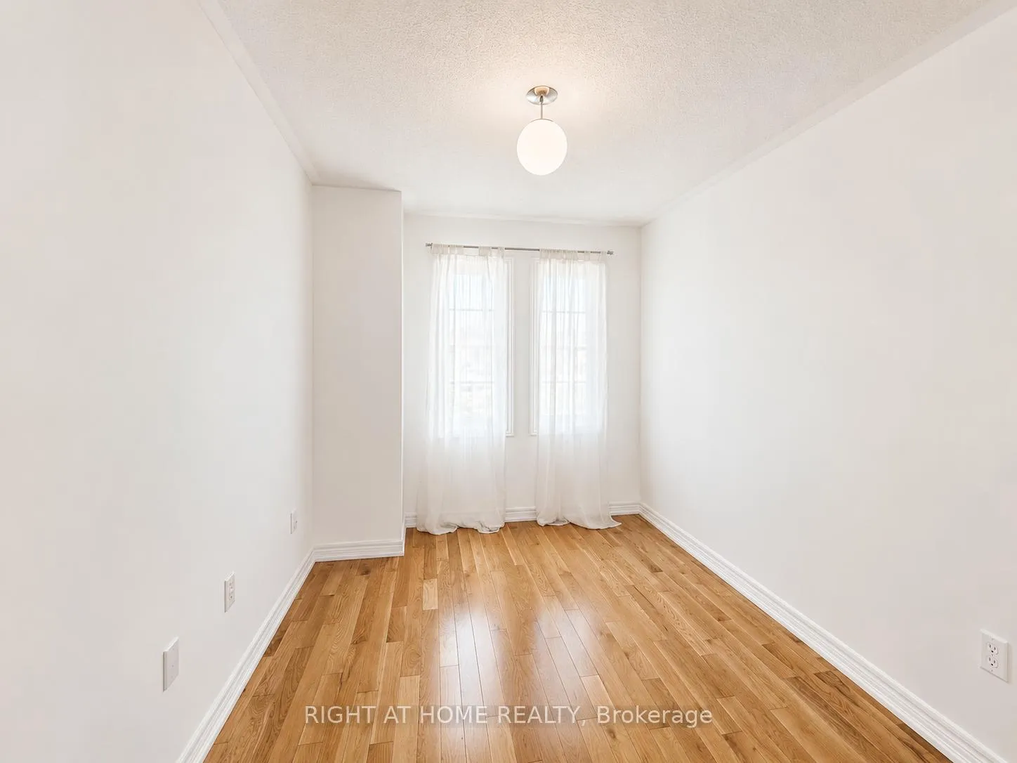 Photo 9 of 20 Spring Arbour Road, Vaughan, Patterson — HOMEH