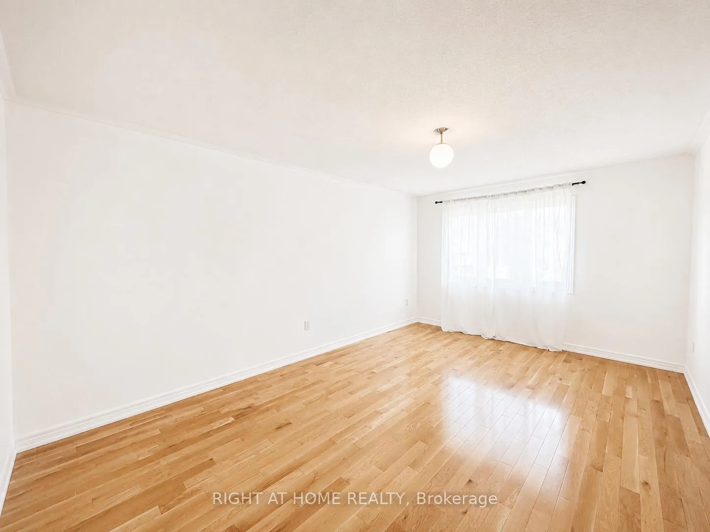 Photo 10 of 20 Spring Arbour Road, Vaughan, Patterson — HOMEH