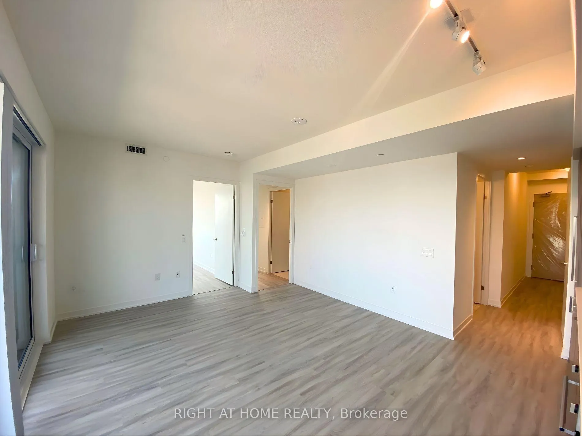 Photo 14 of Unit 4005, 55 Cooper Street, Toronto, Waterfront Communities — HOMEH