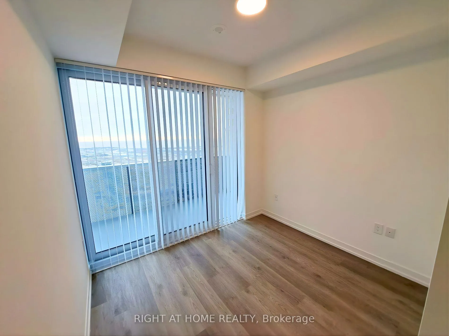 Photo 17 of Unit 4005, 55 Cooper Street, Toronto, Waterfront Communities — HOMEH
