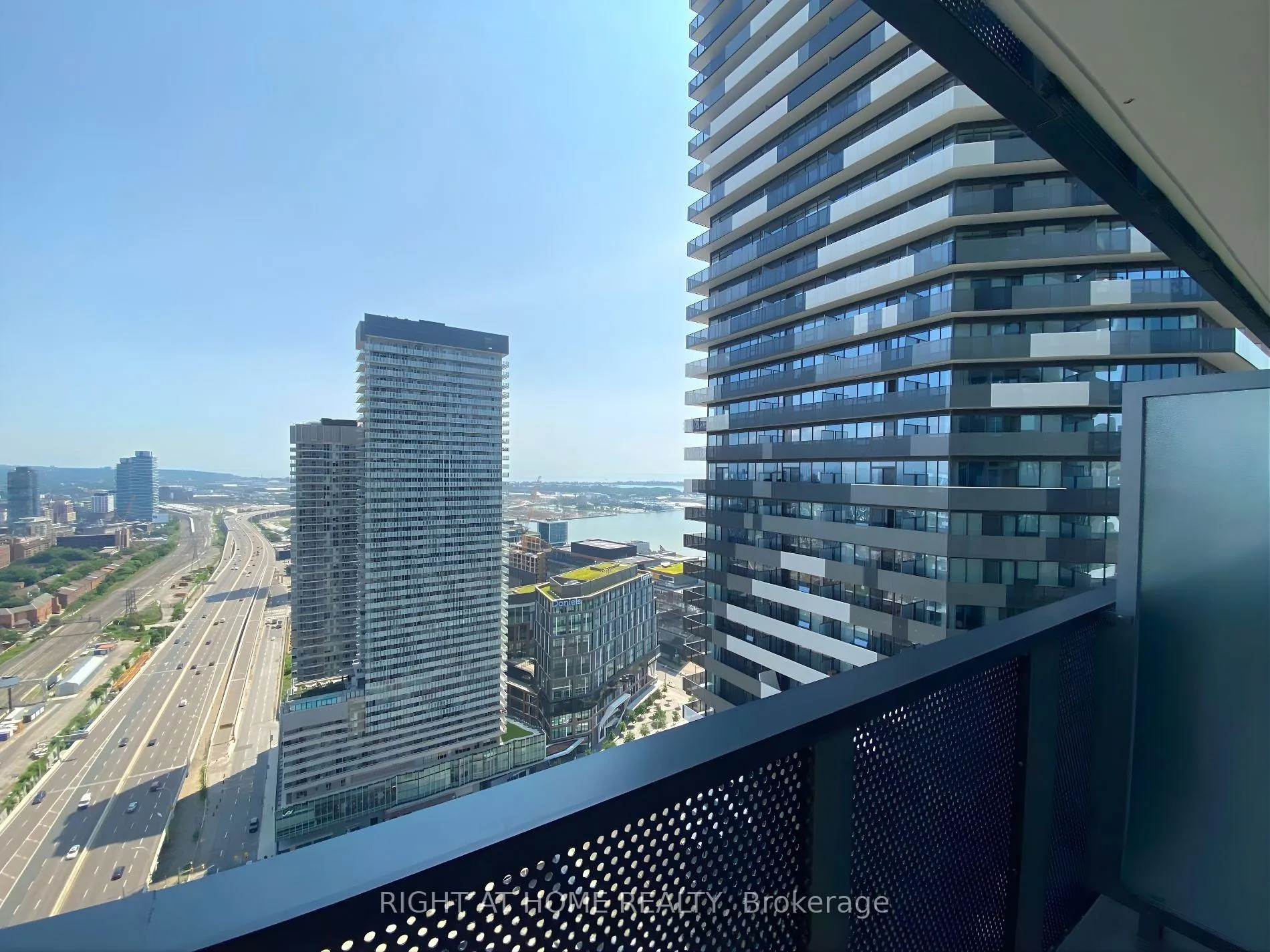 Photo 24 of Unit 4005, 55 Cooper Street, Toronto, Waterfront Communities — HOMEH