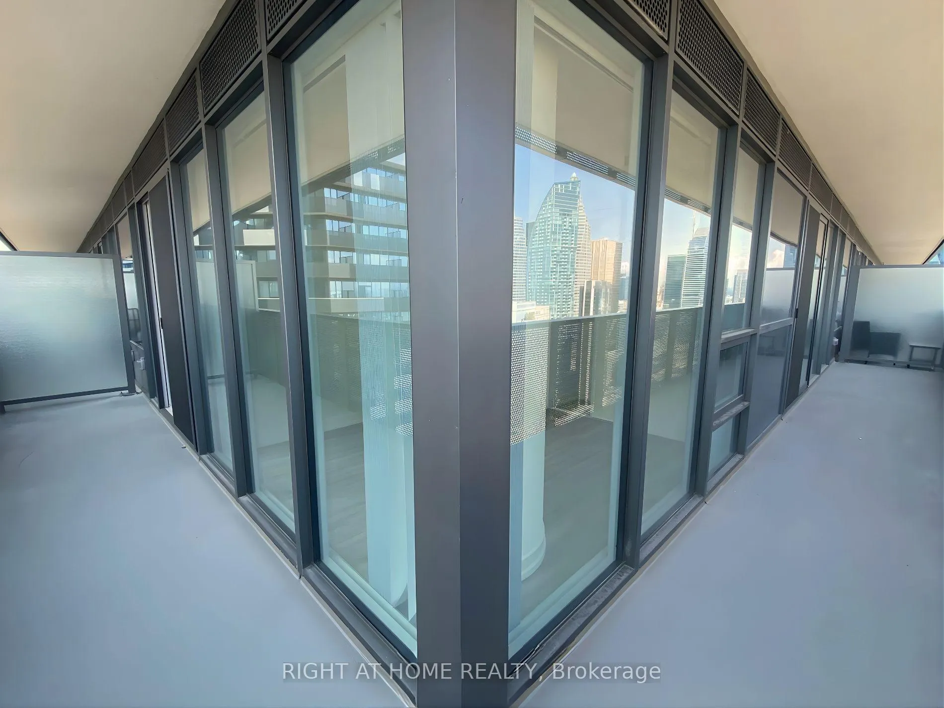 Photo 26 of Unit 4005, 55 Cooper Street, Toronto, Waterfront Communities — HOMEH