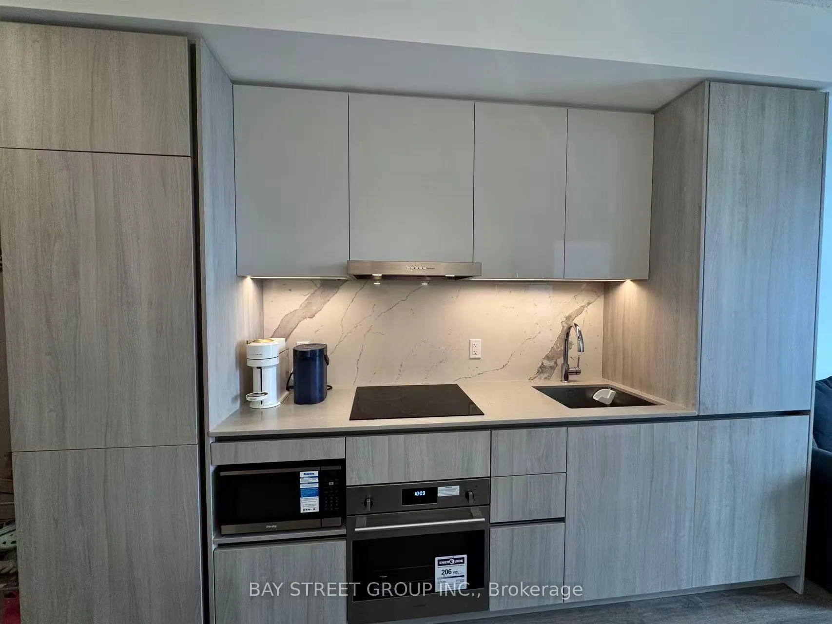 Photo 5 of Unit 1807, 8 Interchange Way, Vaughan, Vaughan Corporate Centre — HOMEH