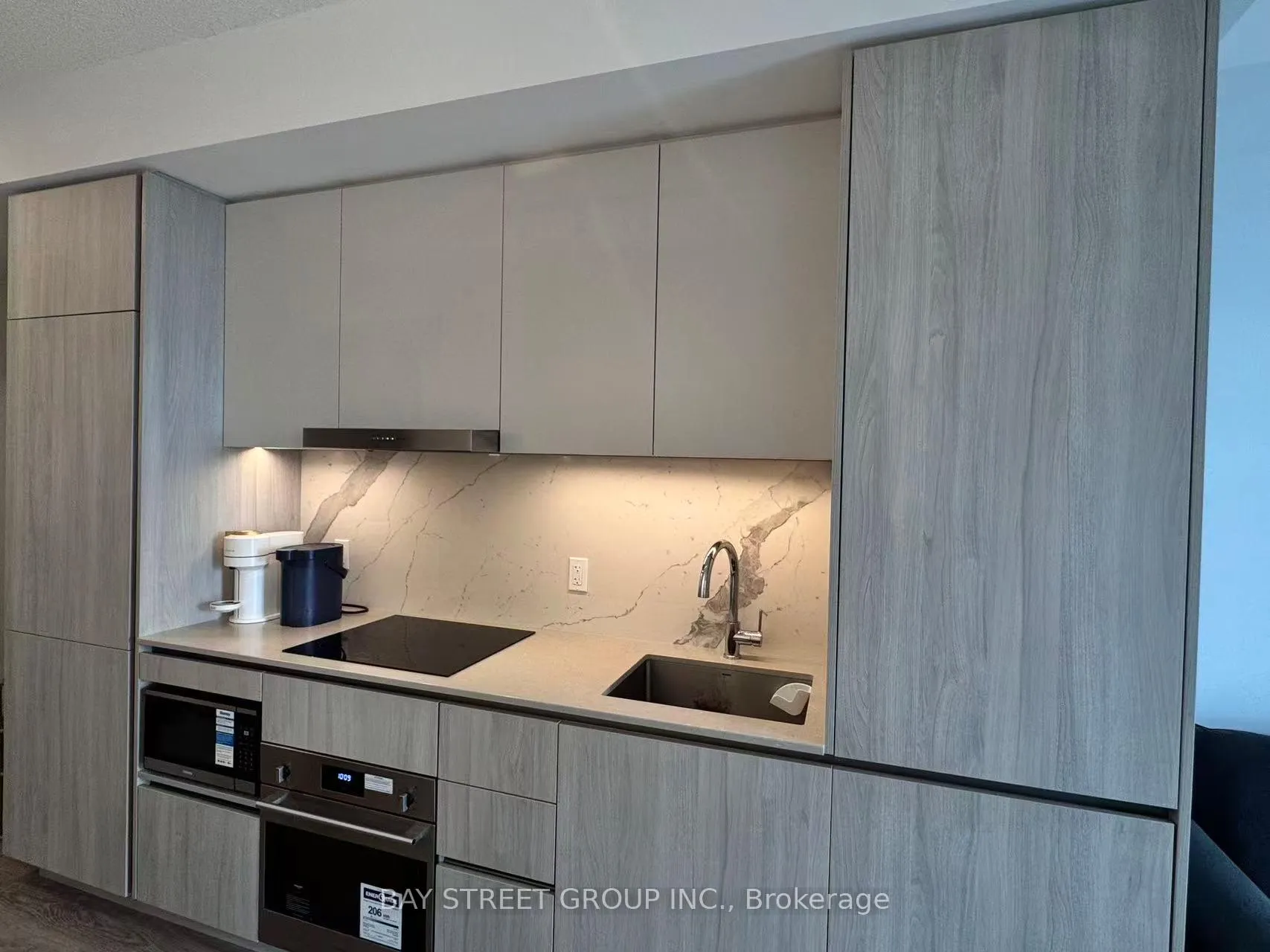 Photo 6 of Unit 1807, 8 Interchange Way, Vaughan, Vaughan Corporate Centre — HOMEH