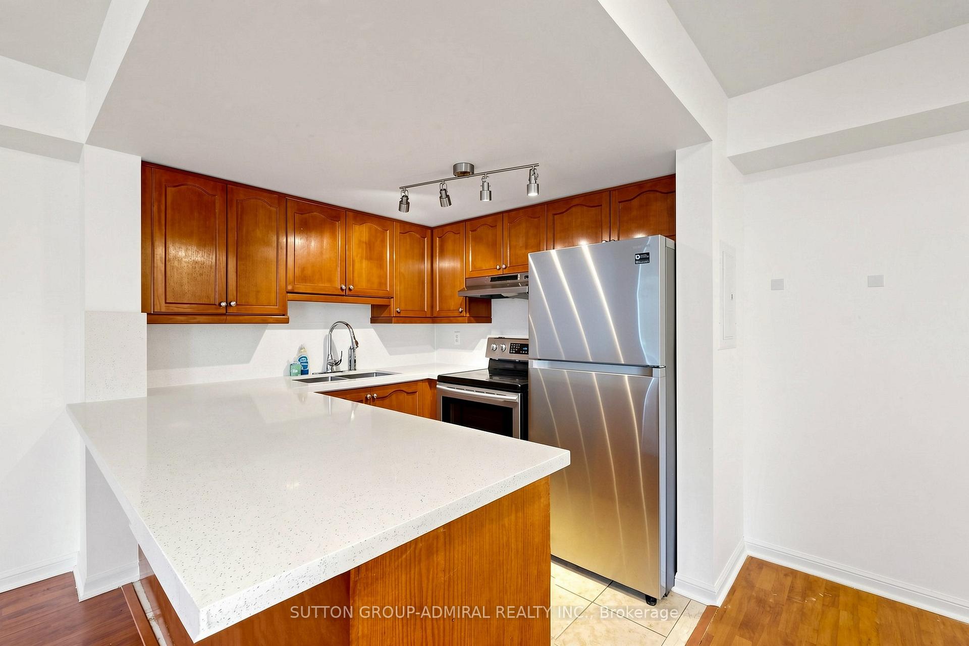 Photo 8 of 115 George Appleton Way, North York, Downsview-Roding-CFB — HOMEH