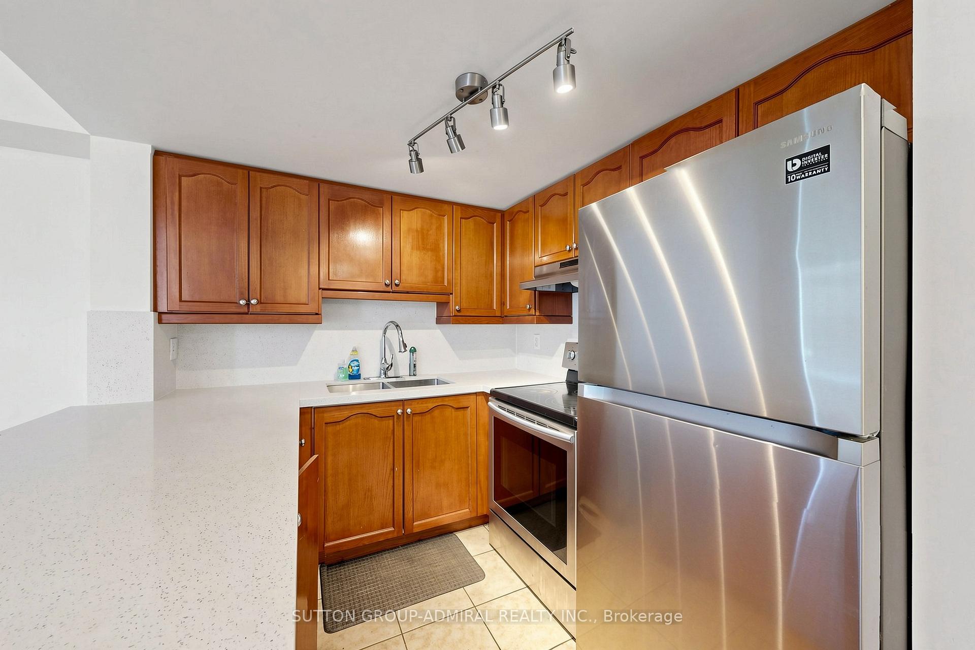 Photo 9 of 115 George Appleton Way, North York, Downsview-Roding-CFB — HOMEH