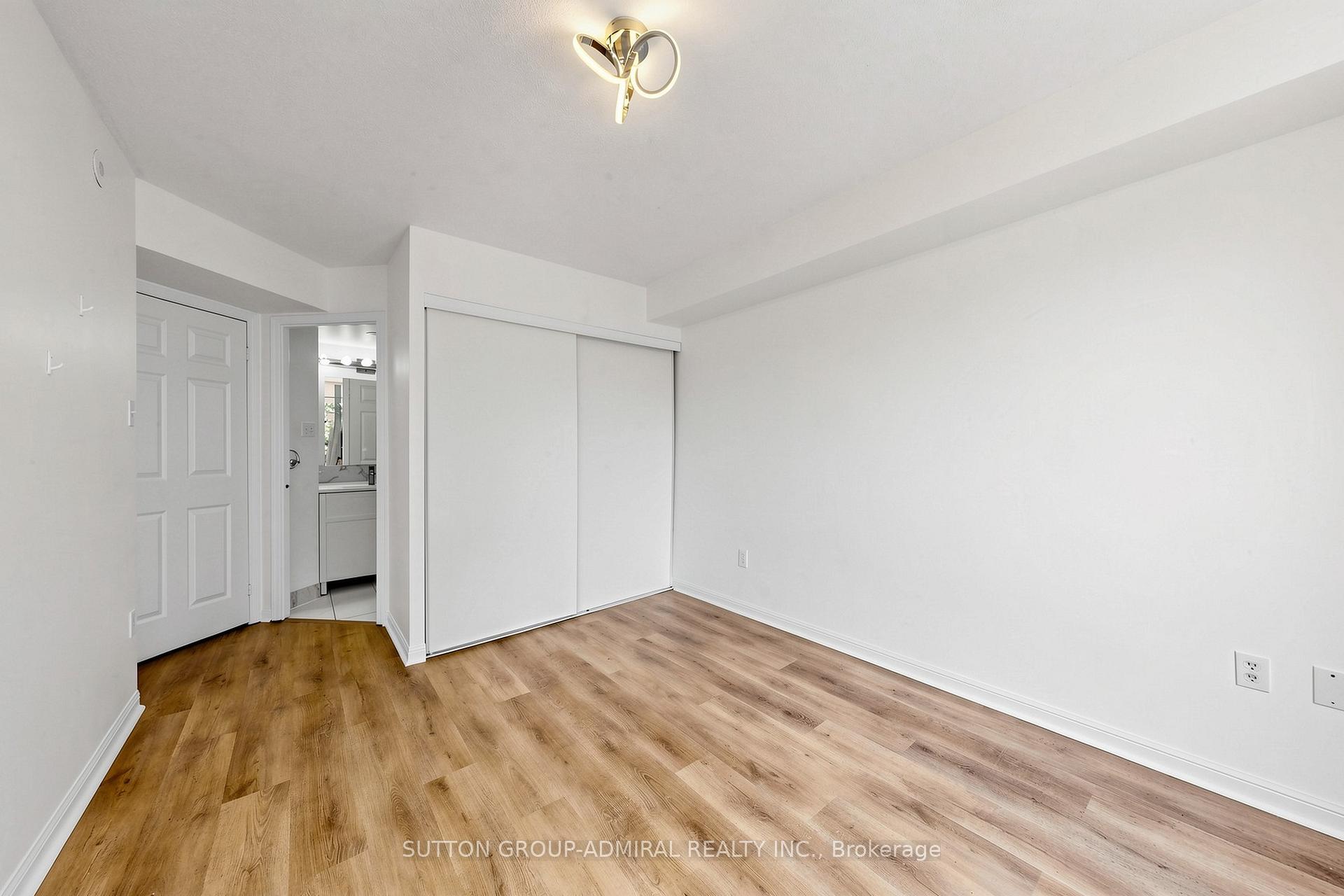 Photo 11 of 115 George Appleton Way, North York, Downsview-Roding-CFB — HOMEH