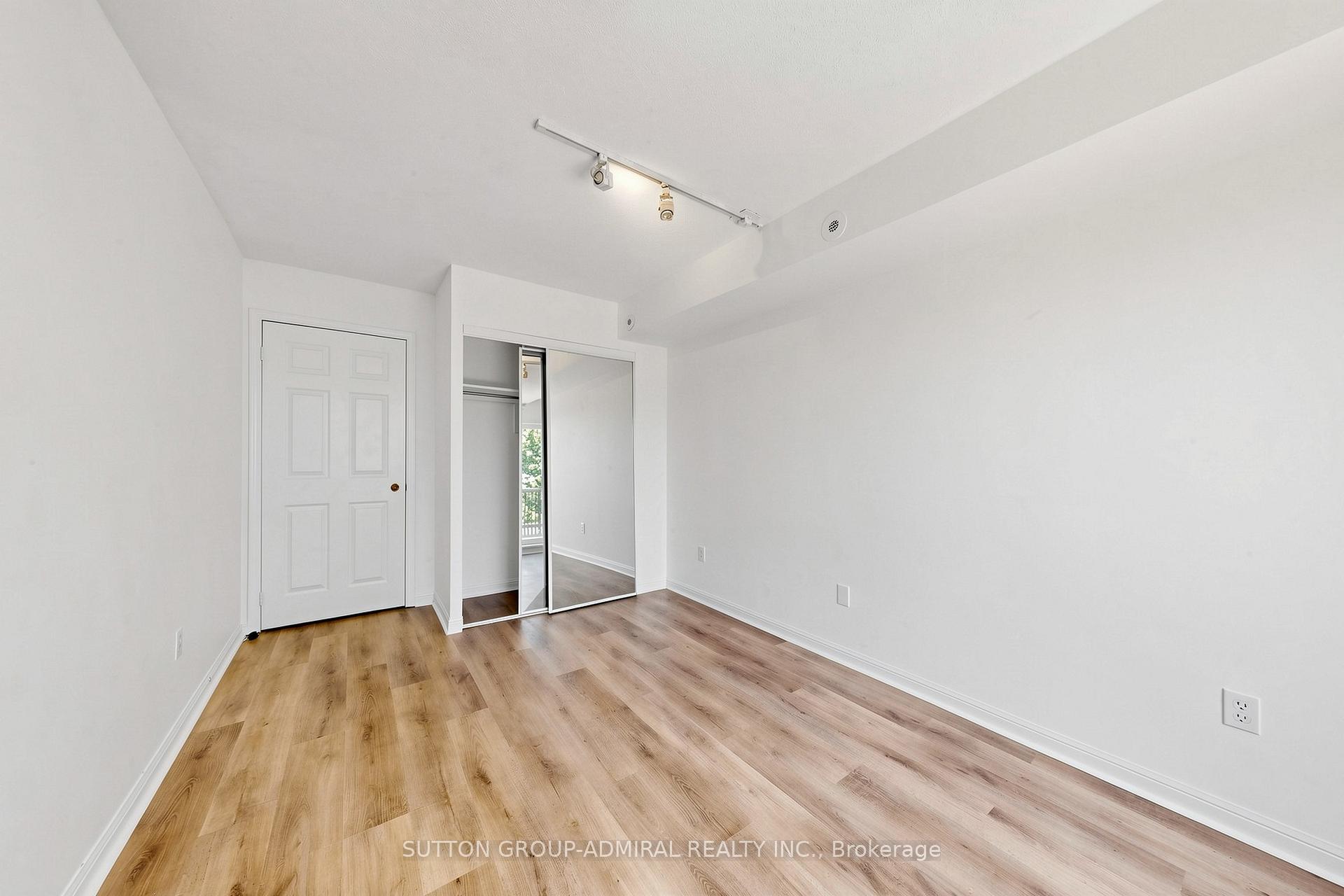 Photo 14 of 115 George Appleton Way, North York, Downsview-Roding-CFB — HOMEH