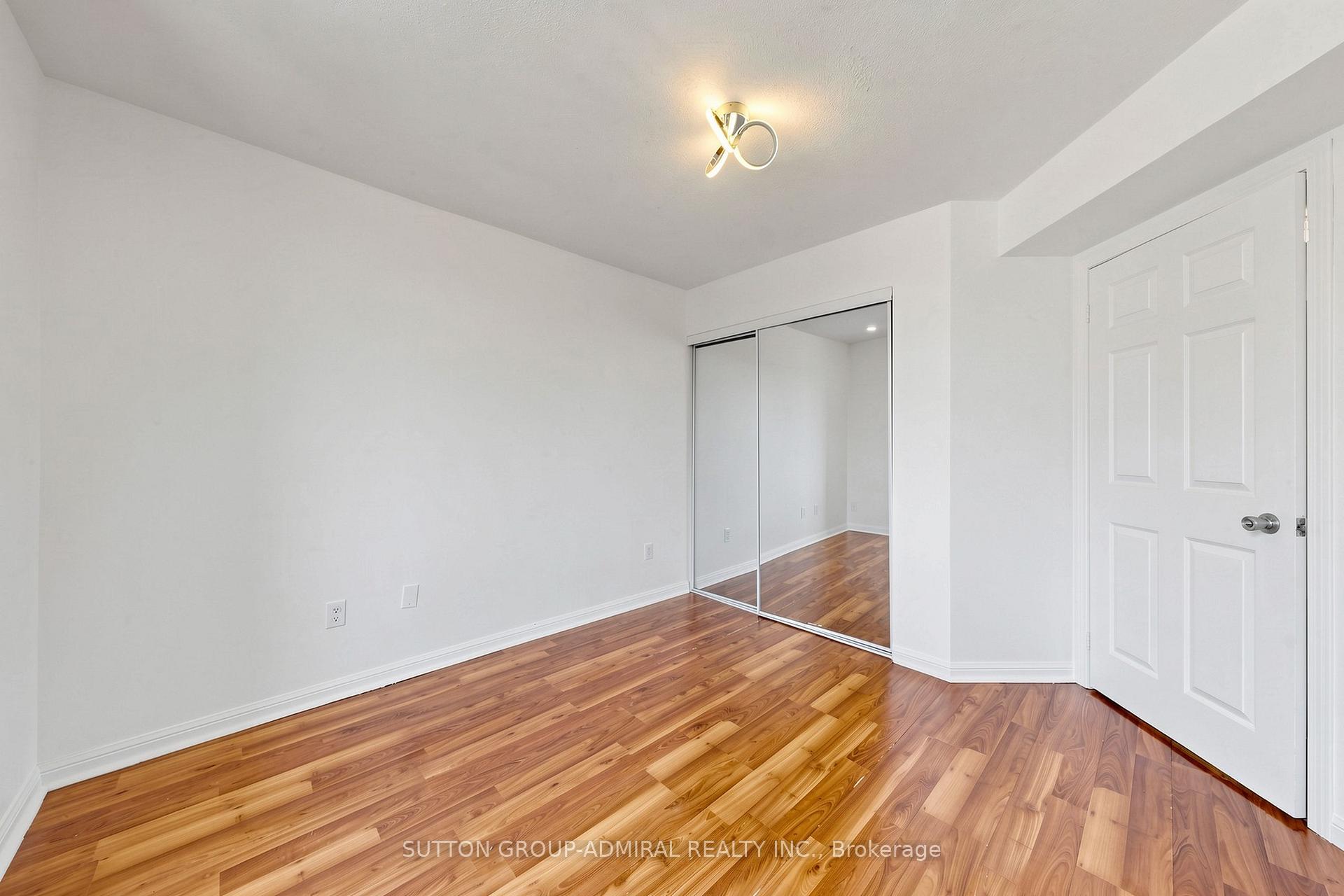 Photo 16 of 115 George Appleton Way, North York, Downsview-Roding-CFB — HOMEH