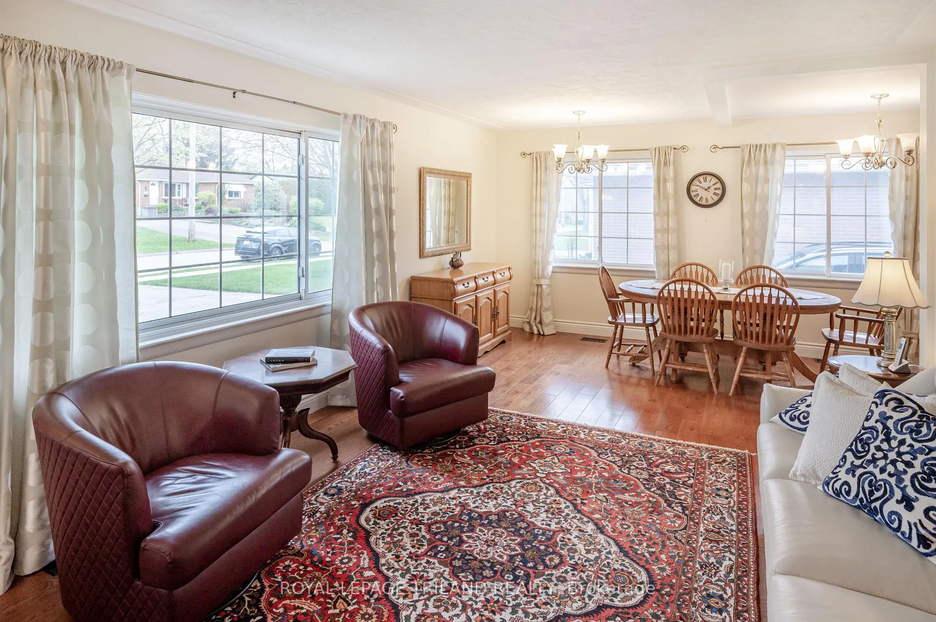 Photo 5 of 374 Griffith Street, London, South B — HOMEH