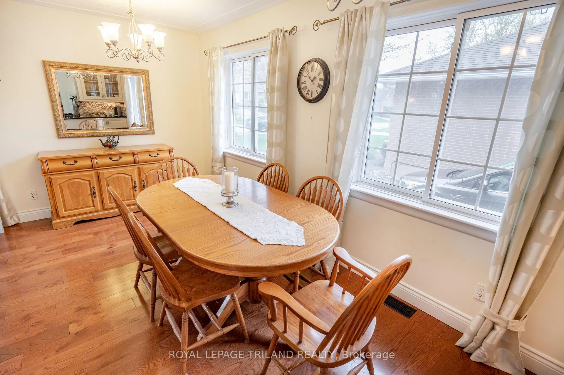 Photo 9 of 374 Griffith Street, London, South B — HOMEH