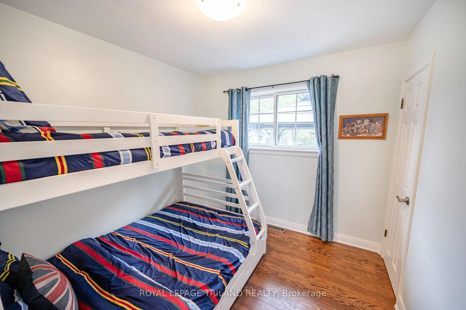 Photo 16 of 374 Griffith Street, London, South B — HOMEH
