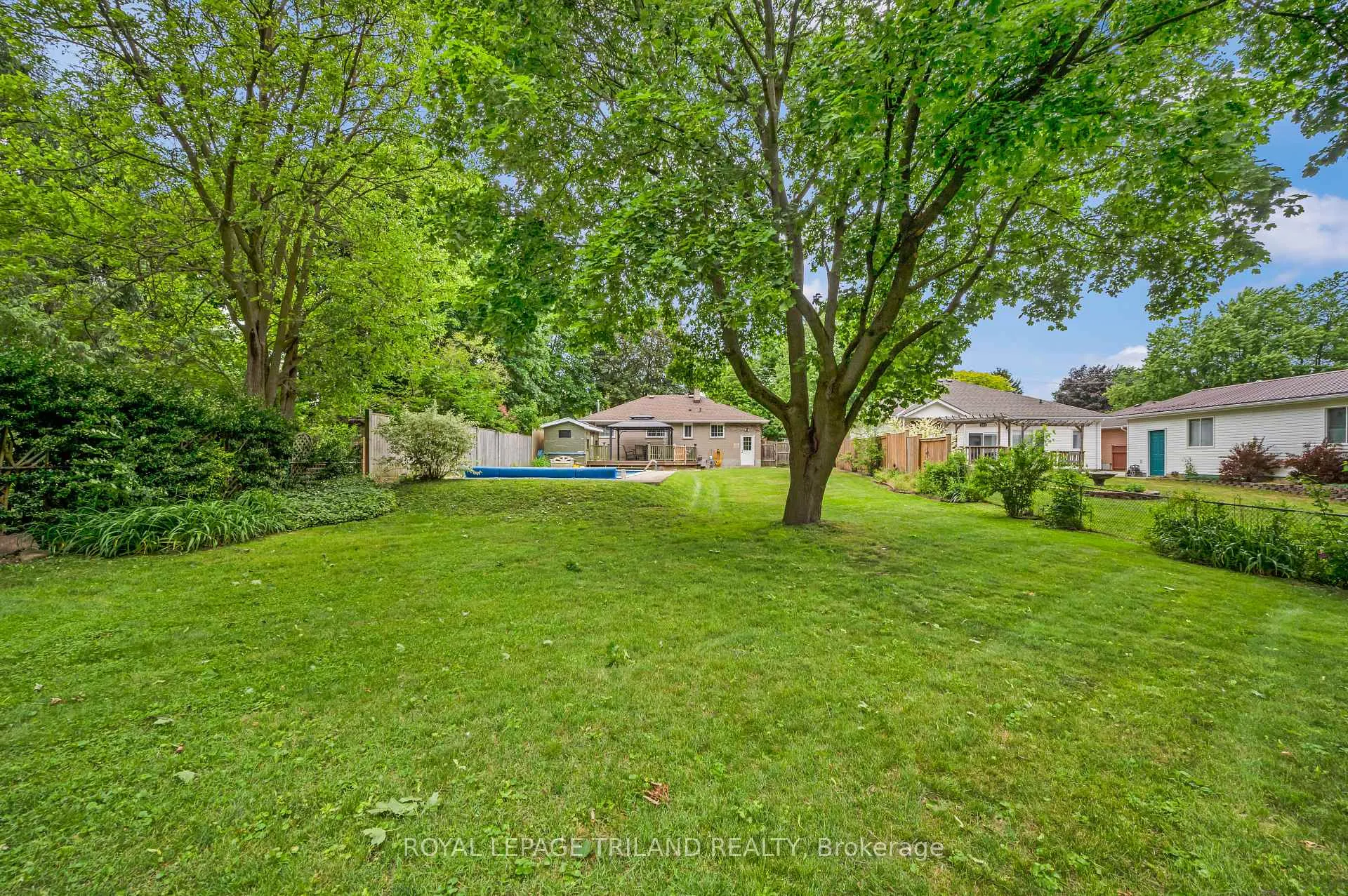 Photo 31 of 374 Griffith Street, London, South B — HOMEH