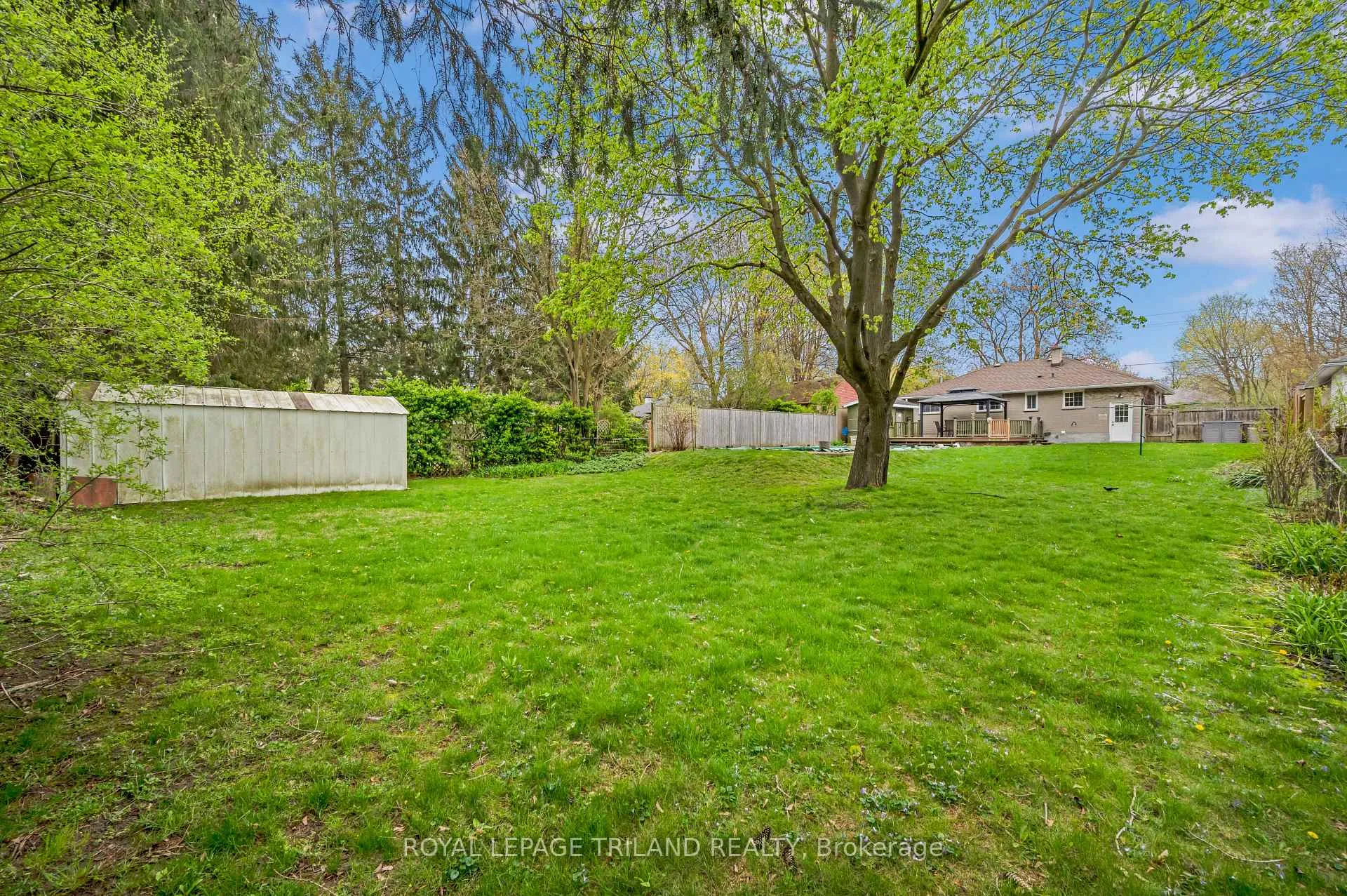 Photo 32 of 374 Griffith Street, London, South B — HOMEH
