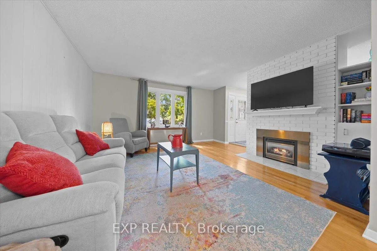 Photo 7 of 2697 Ulster Crescent, Ottawa, Riverside Park — HOMEH