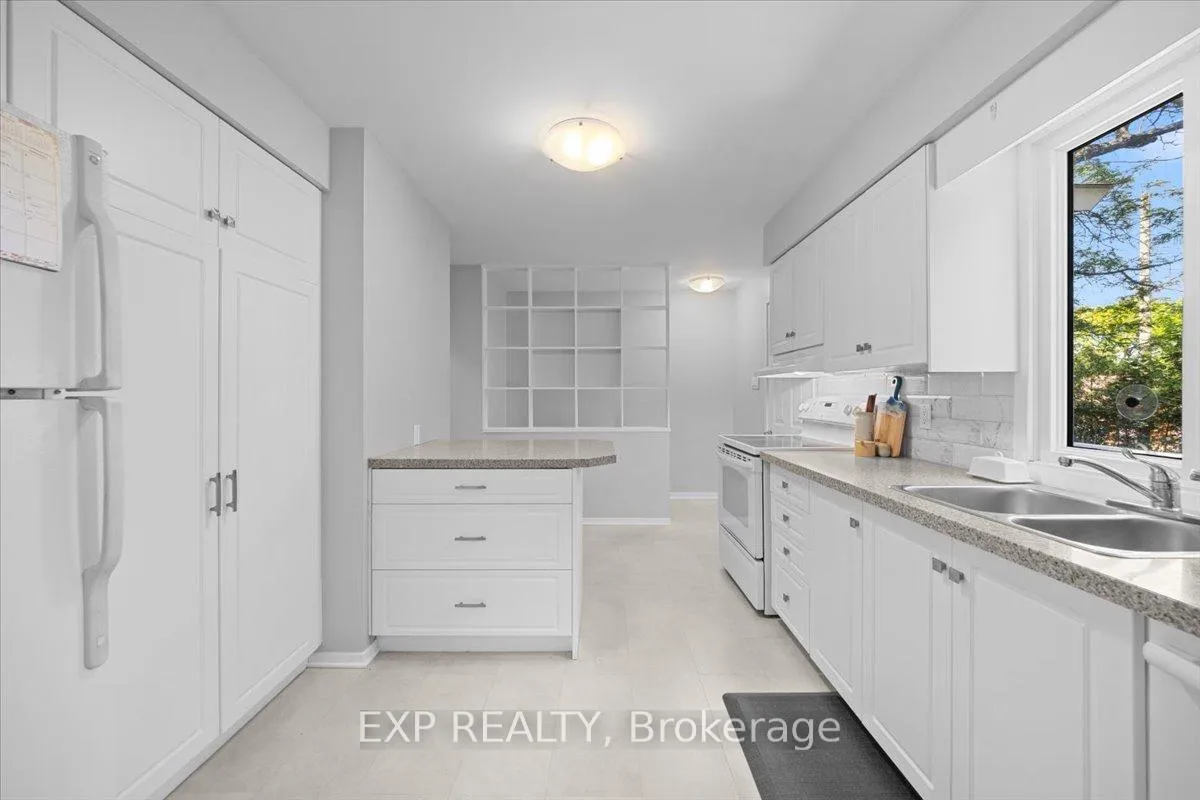 Photo 16 of 2697 Ulster Crescent, Ottawa, Riverside Park — HOMEH
