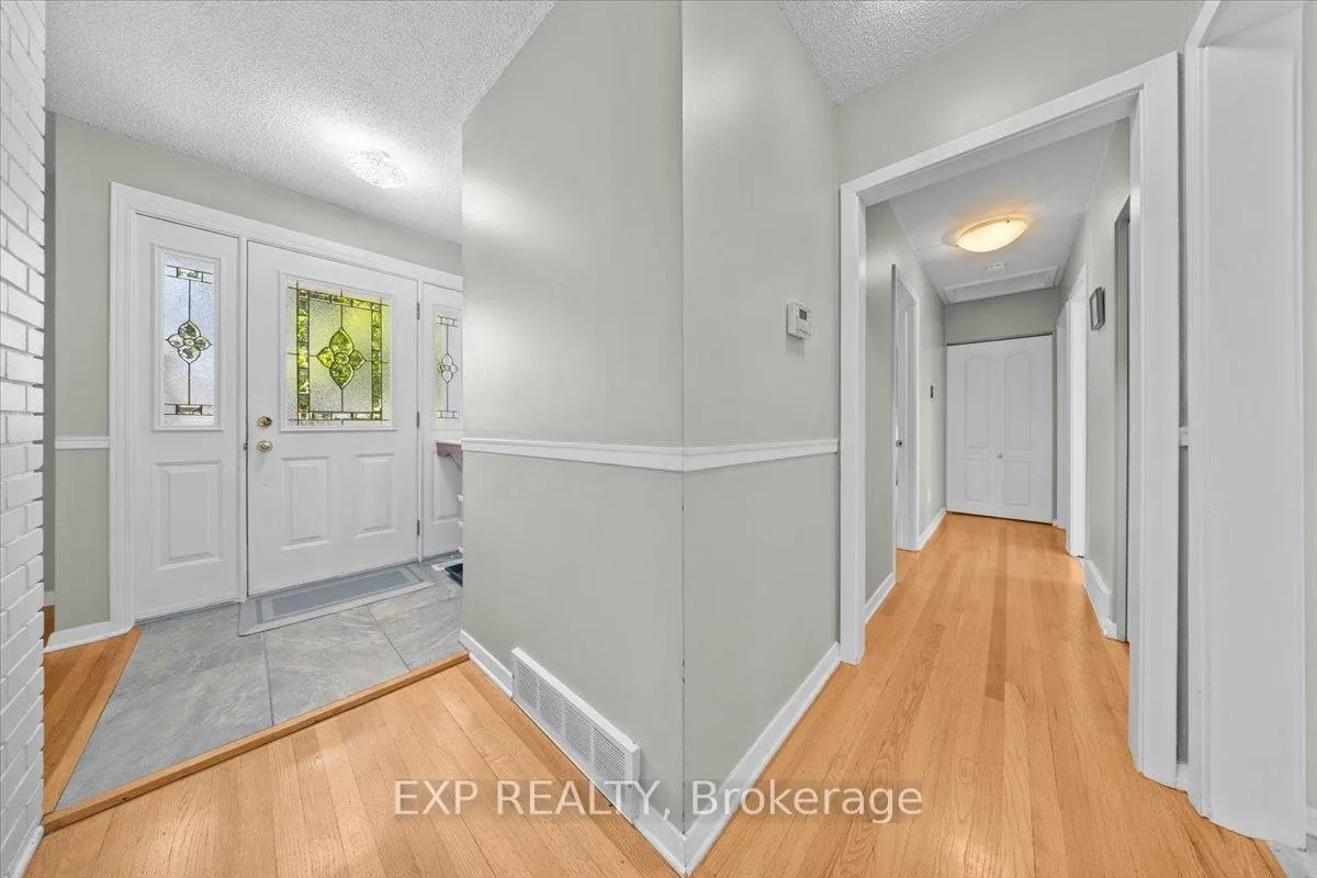 Photo 19 of 2697 Ulster Crescent, Ottawa, Riverside Park — HOMEH