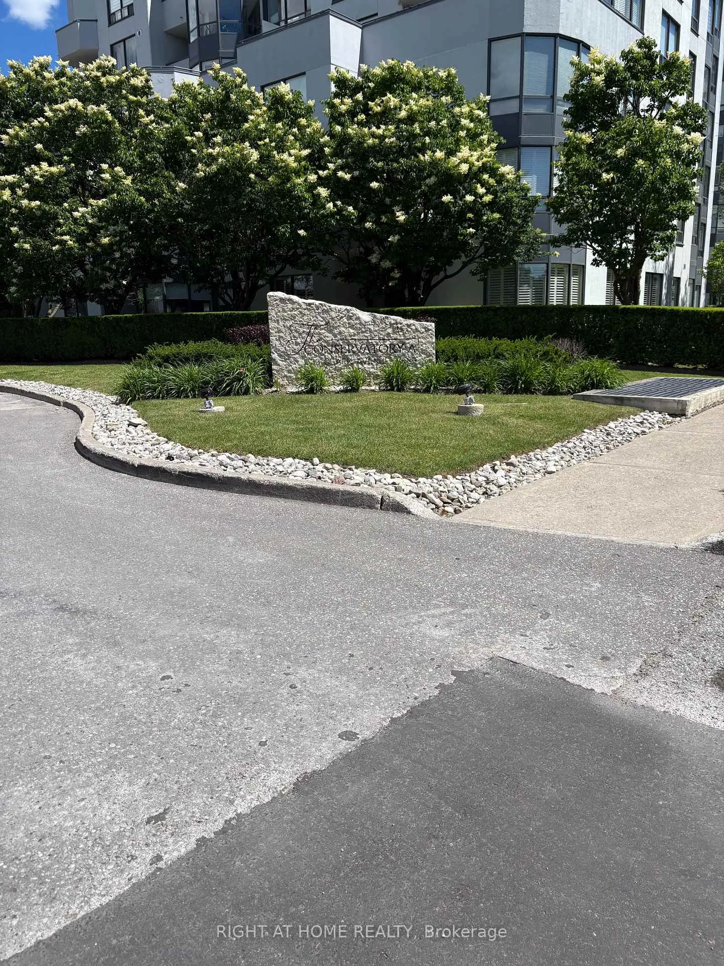 Photo 1 of Unit 412, 333 Clark Avenue W, Vaughan, Crestwood-Springfarm-Yorkhill — HOMEH