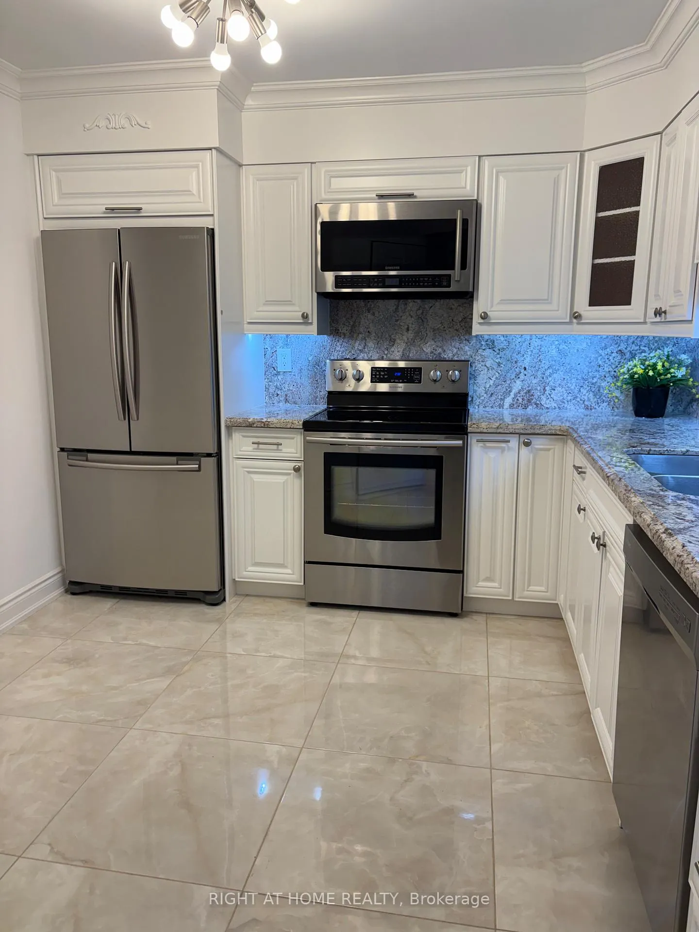 Photo 21 of Unit 412, 333 Clark Avenue W, Vaughan, Crestwood-Springfarm-Yorkhill — HOMEH
