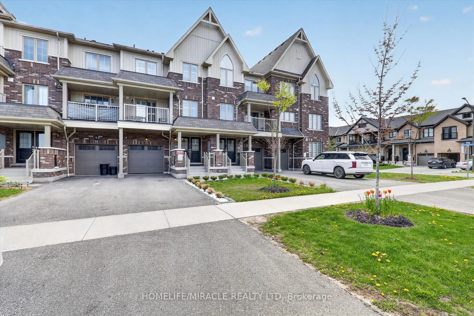 Photo 2 of 73 Sutcliffe Drive, Whitby, Rolling Acres — HOMEH