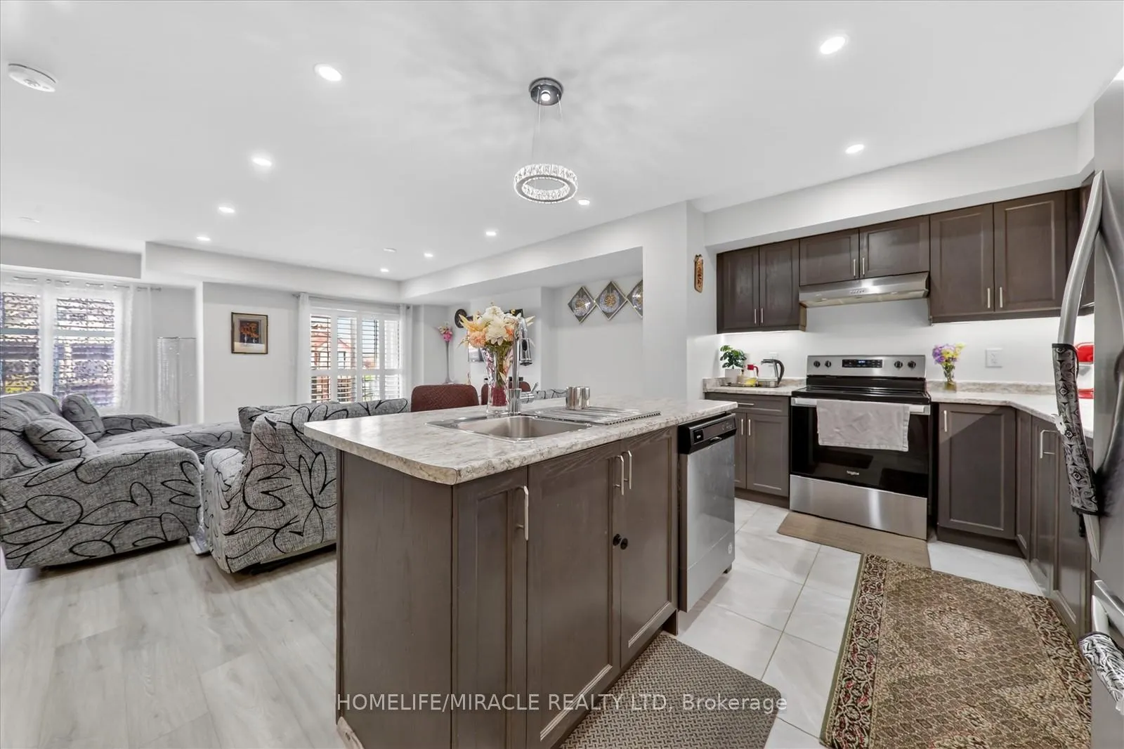 Photo 12 of 73 Sutcliffe Drive, Whitby, Rolling Acres — HOMEH
