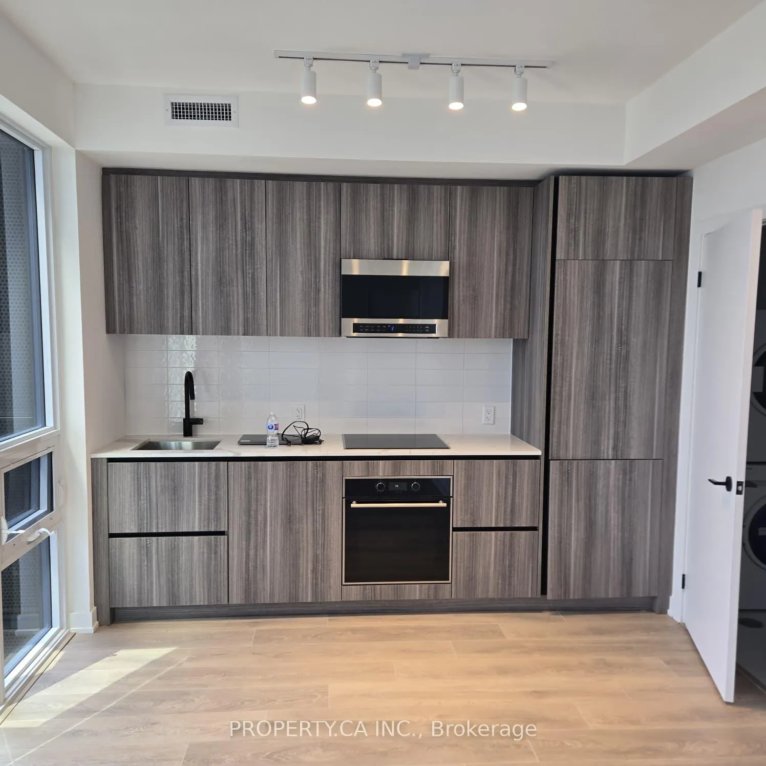 Photo 2 of Unit PH10, 117 Broadway Avenue, Toronto, Mount Pleasant West — HOMEH