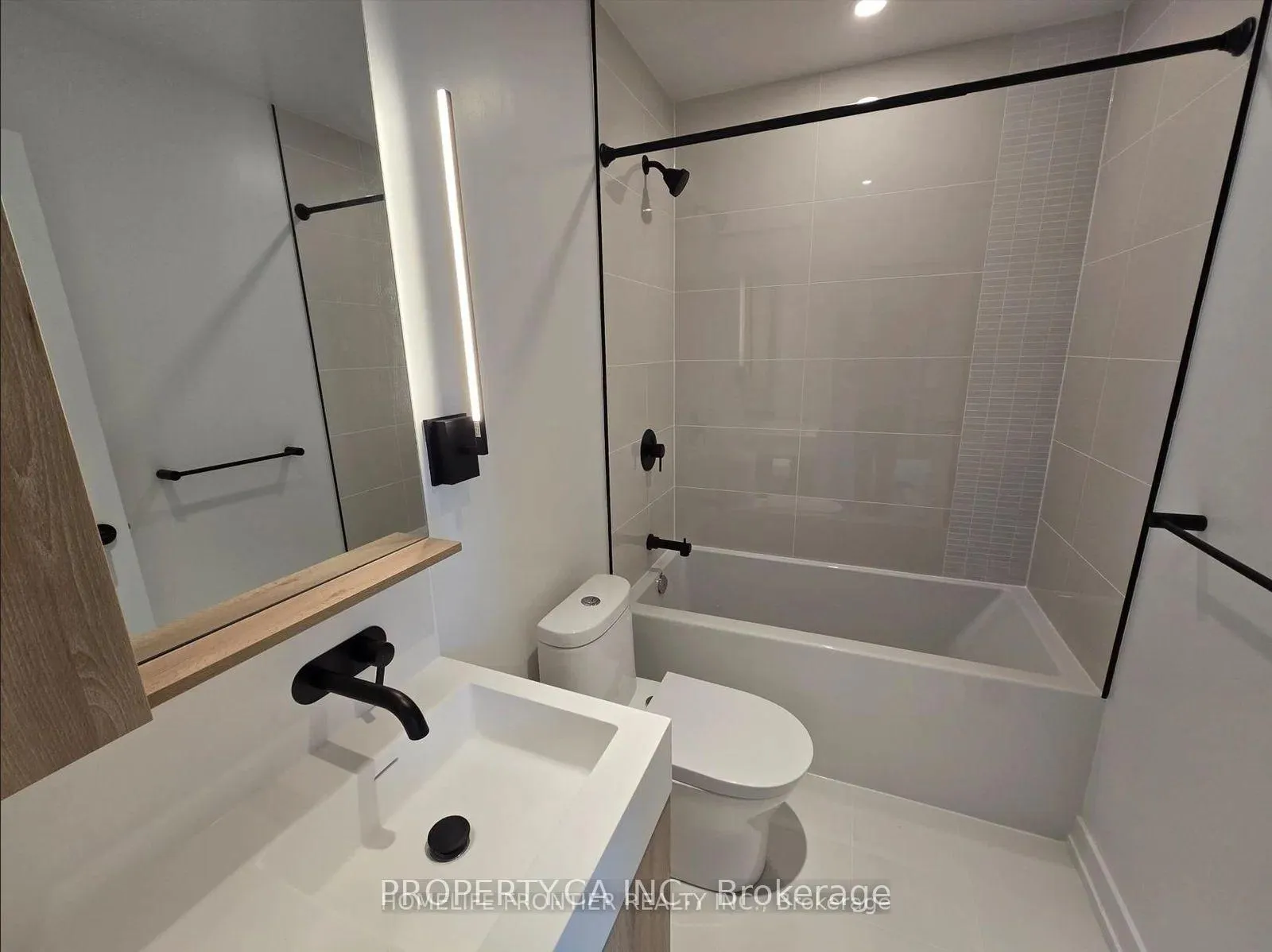 Photo 7 of Unit PH10, 117 Broadway Avenue, Toronto, Mount Pleasant West — HOMEH