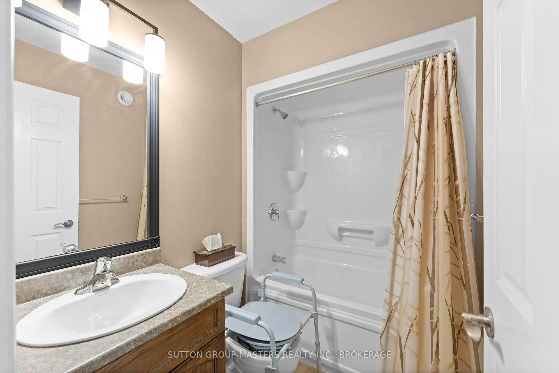 Photo 21 of 186 Kildare Avenue, Loyalist, Amherstview — HOMEH
