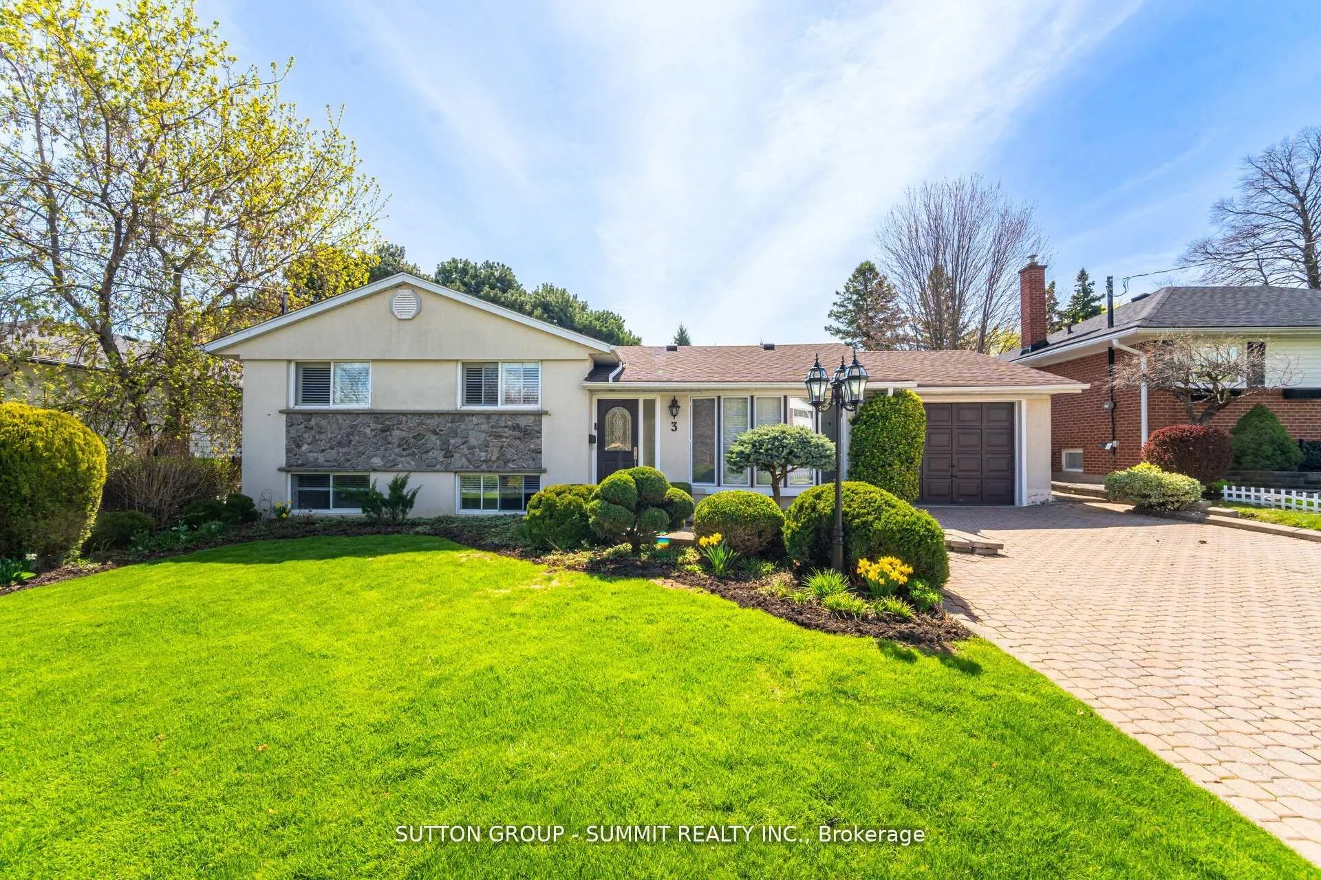 Photo 1 of 3 Donata Drive, Mississauga, Streetsville — HOMEH
