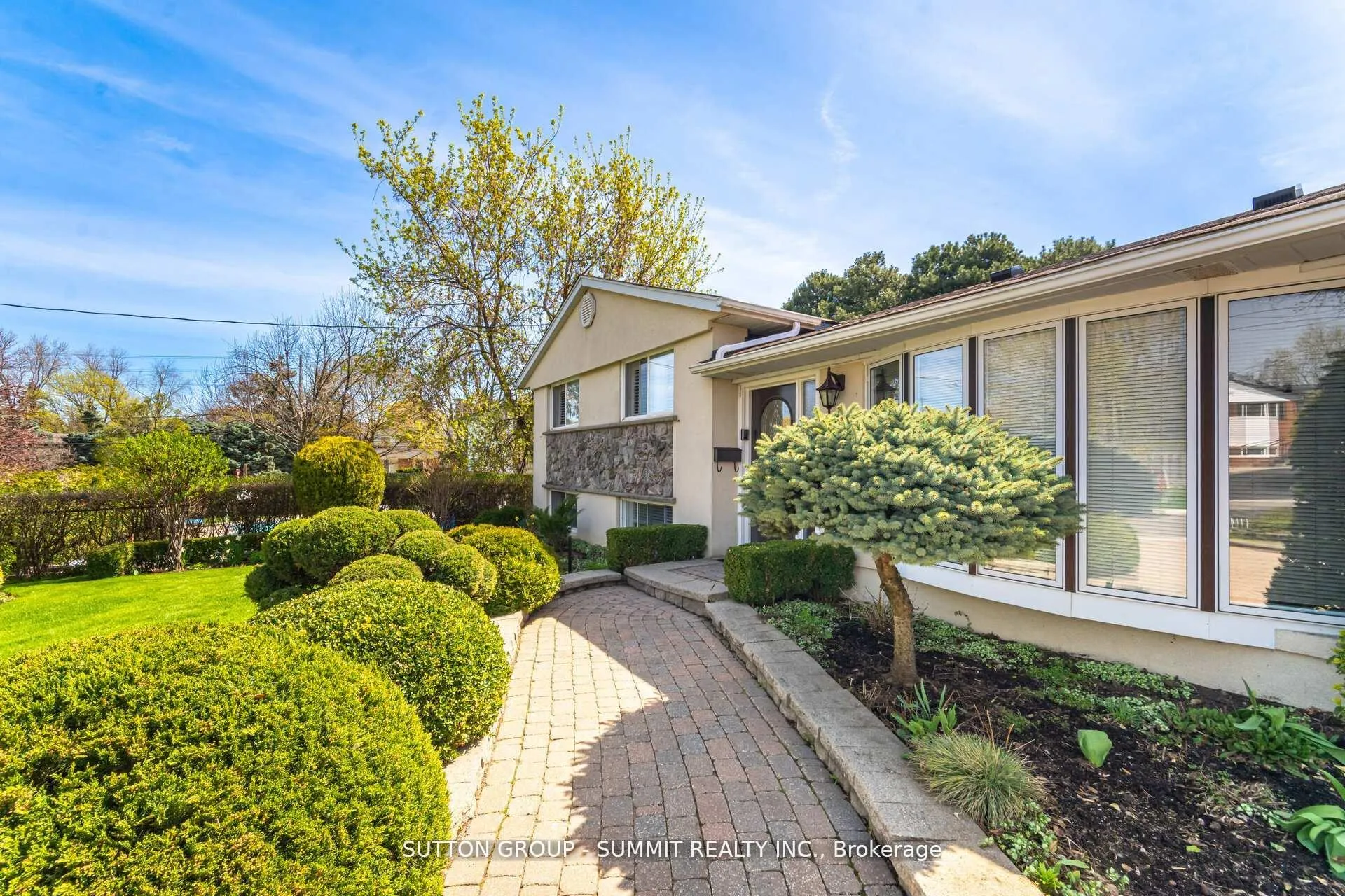 Photo 7 of 3 Donata Drive, Mississauga, Streetsville — HOMEH