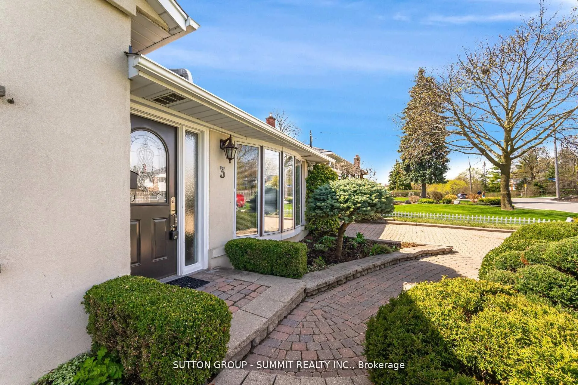 Photo 8 of 3 Donata Drive, Mississauga, Streetsville — HOMEH