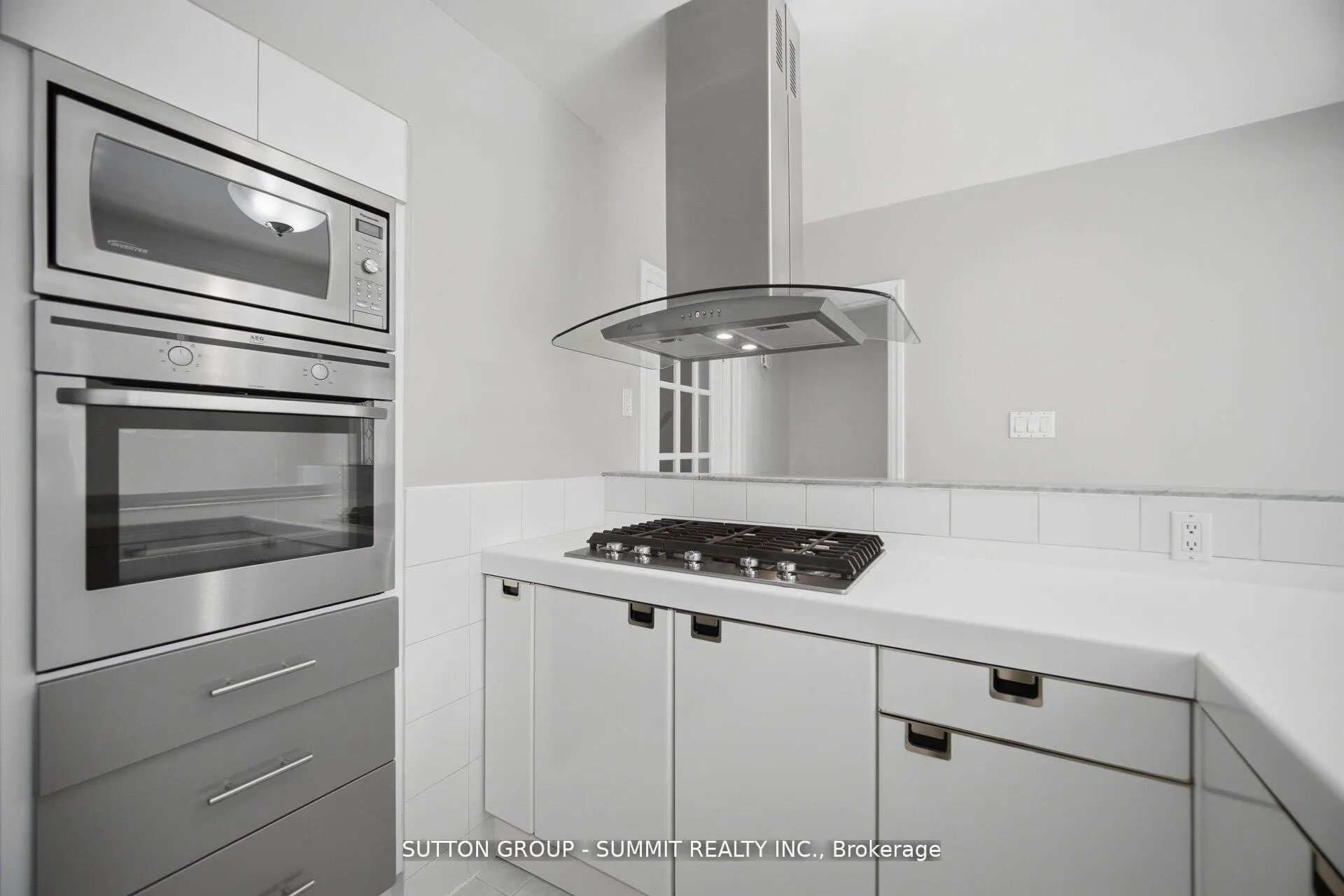 Photo 13 of 3 Donata Drive, Mississauga, Streetsville — HOMEH