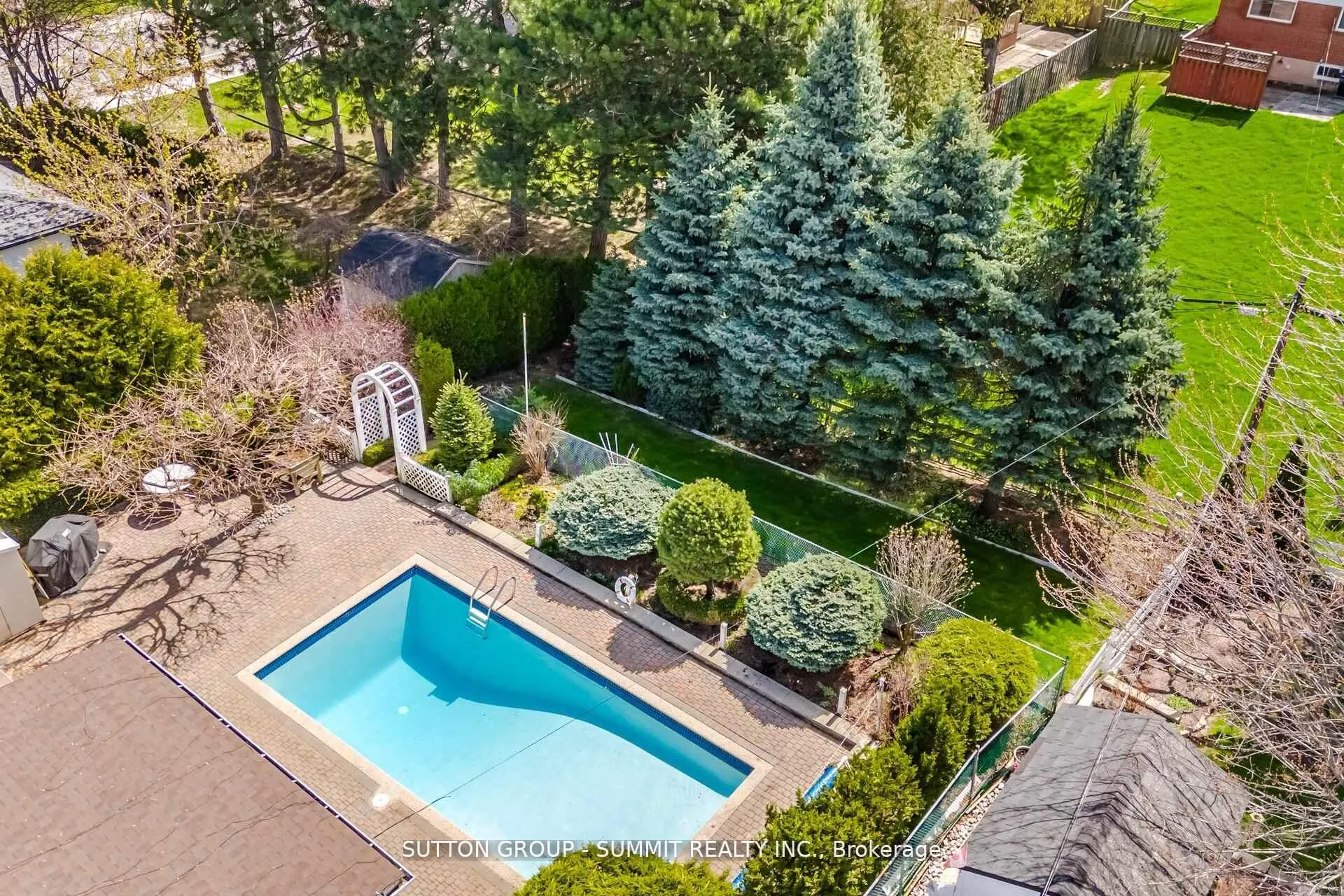 Photo 37 of 3 Donata Drive, Mississauga, Streetsville — HOMEH