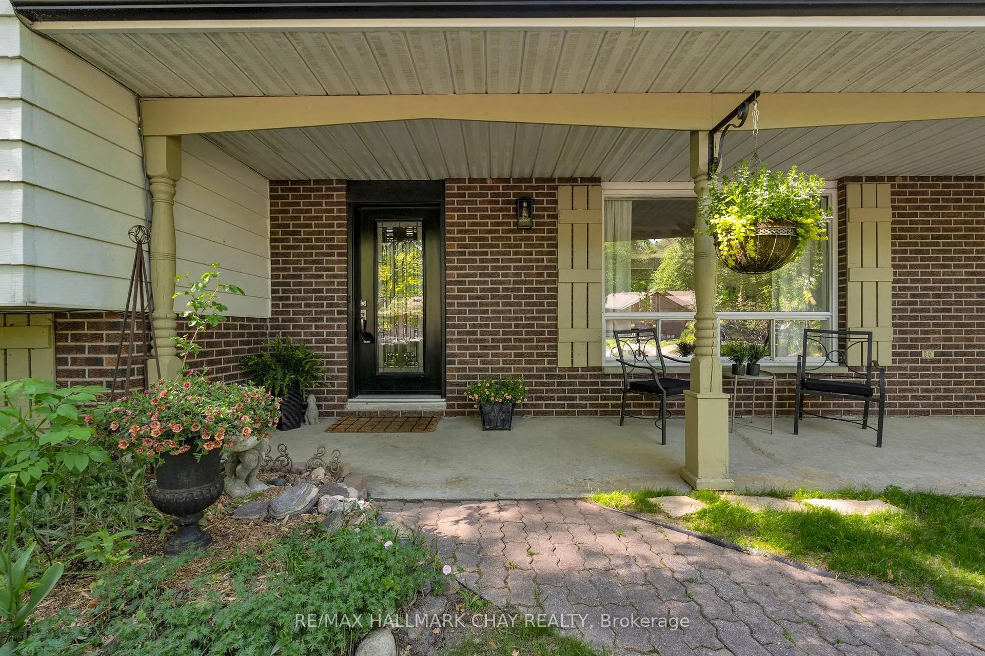 Photo 2 of 3724 Whitecap Drive, Innisfil, Rural Innisfil — HOMEH
