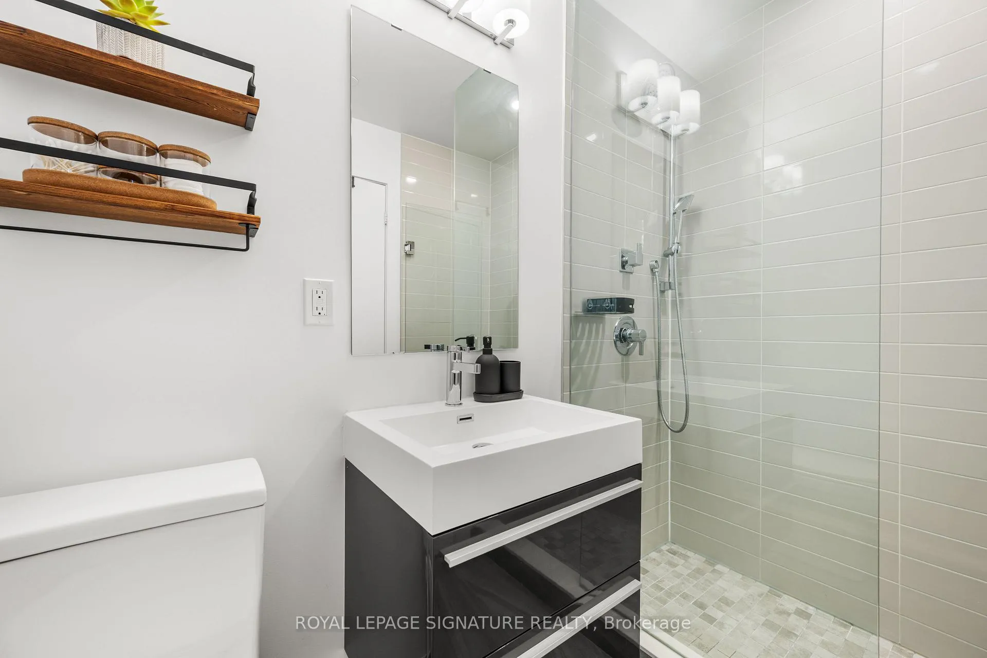 Photo 18 of Unit 410, 181 Bedford Road, Toronto, The Annex — HOMEH