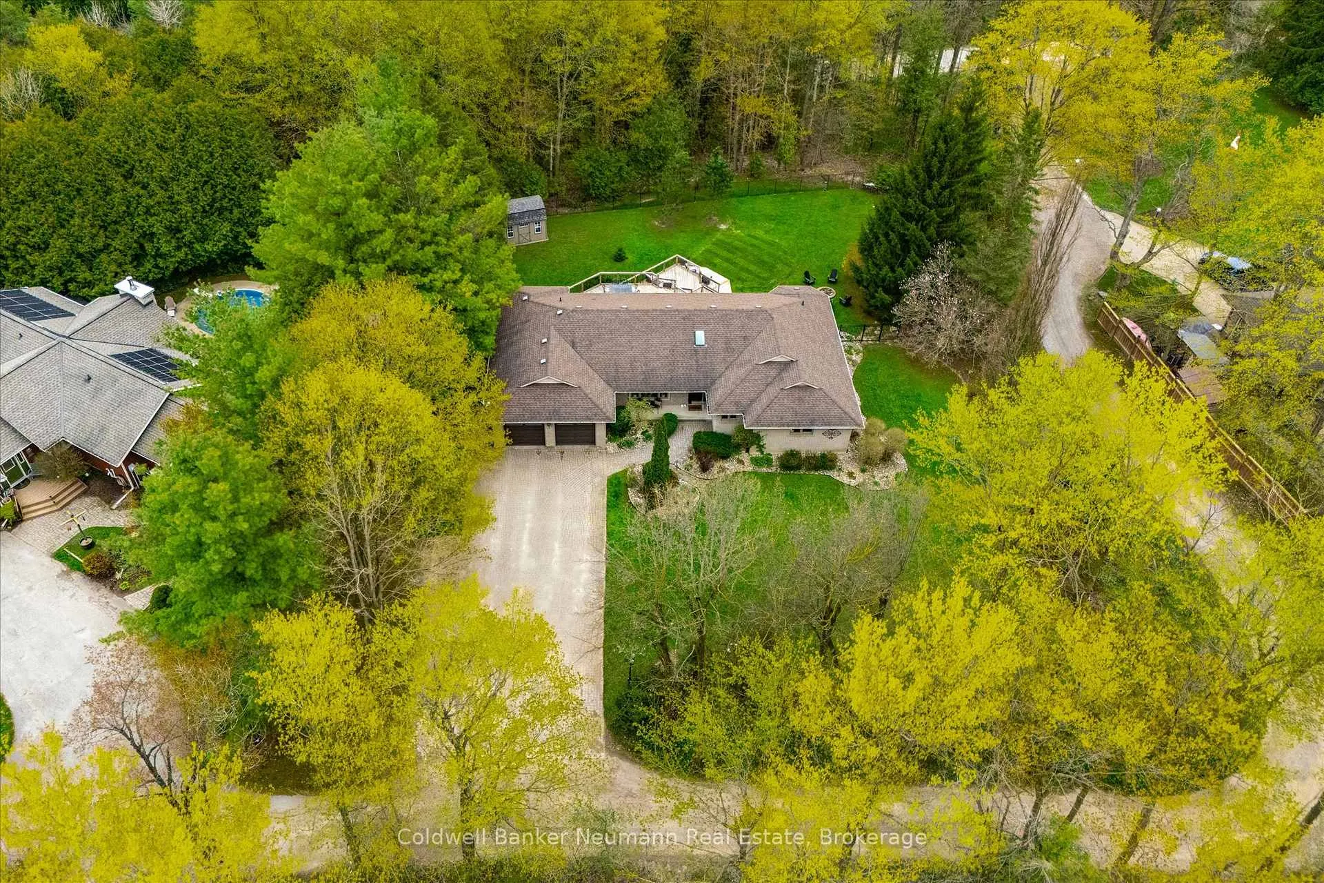 Photo 2 of 25 Riverview Drive, Centre Wellington, Elora/Salem — HOMEH